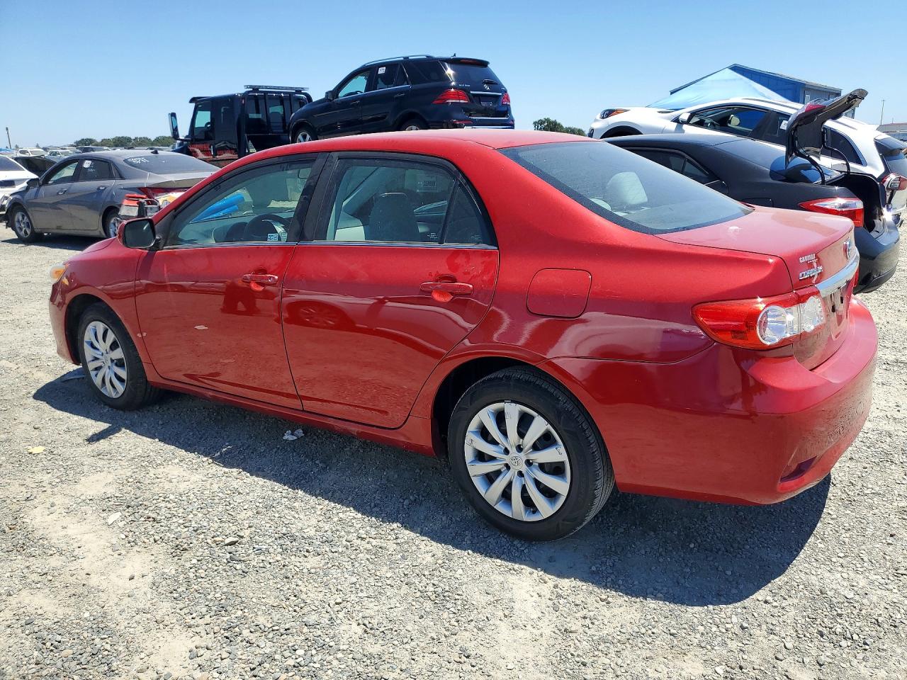 2013 Toyota Corolla Le Red vin: 2T1BU4EE4DC961057