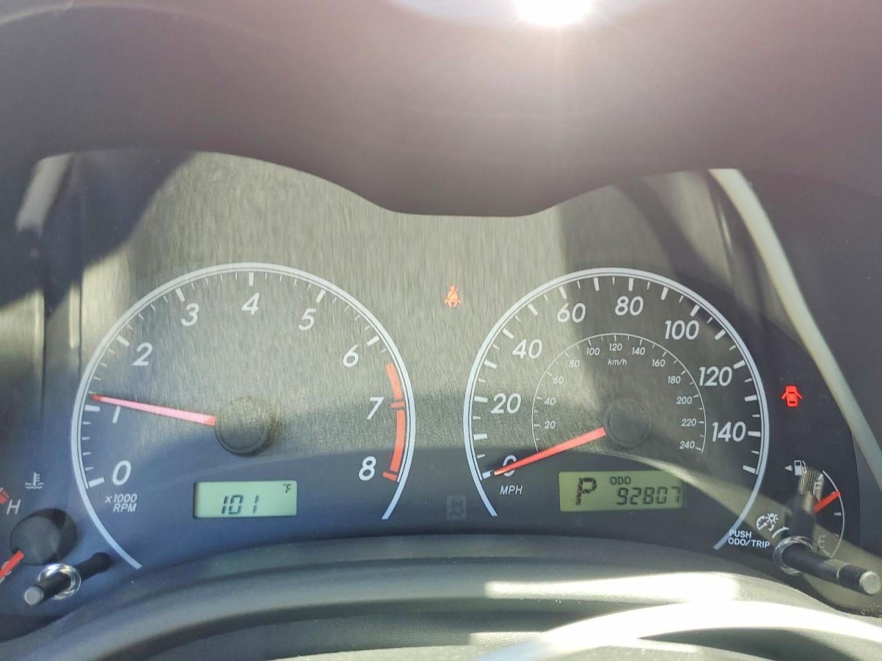 2013 Toyota Corolla Le Red vin: 2T1BU4EE4DC961057