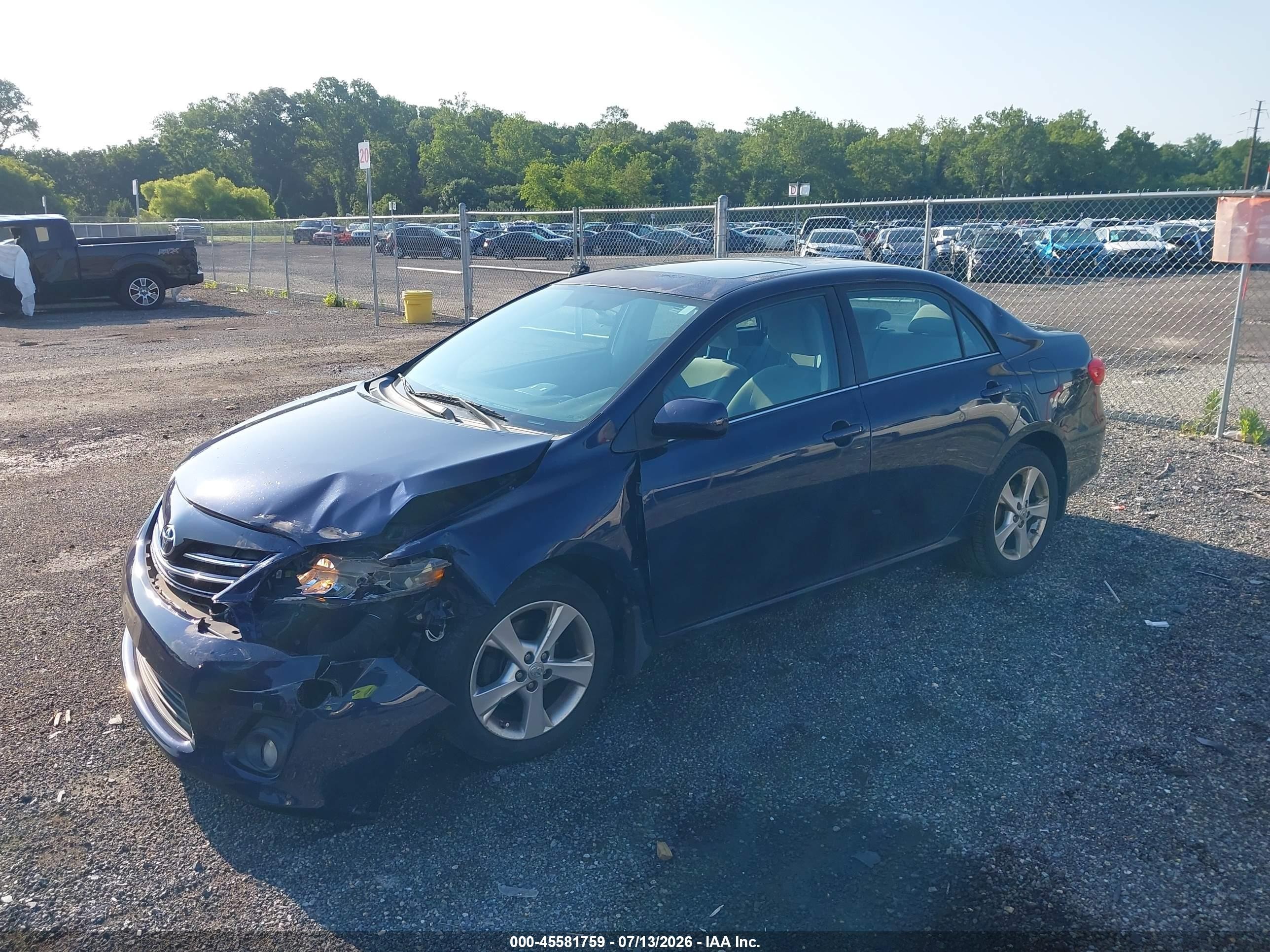 2013 Toyota Corolla Le Blue vin: 2T1BU4EE4DC965528