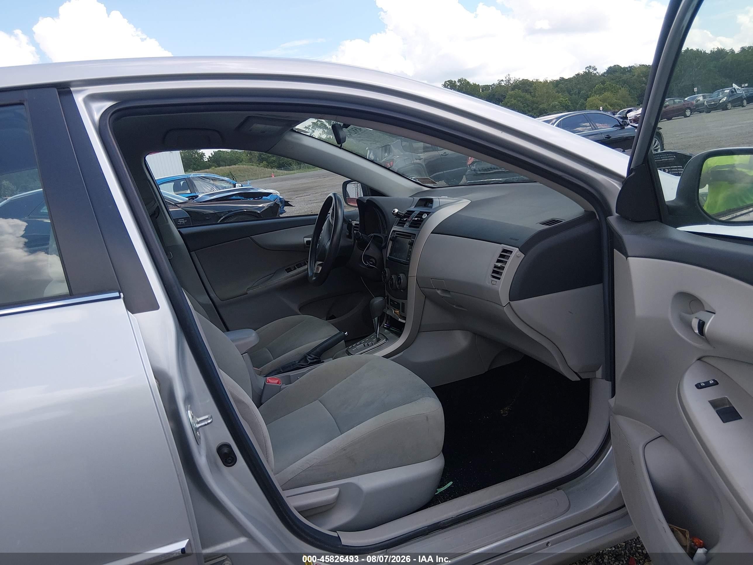2013 Toyota Corolla Le Silver vin: 2T1BU4EE4DC966727