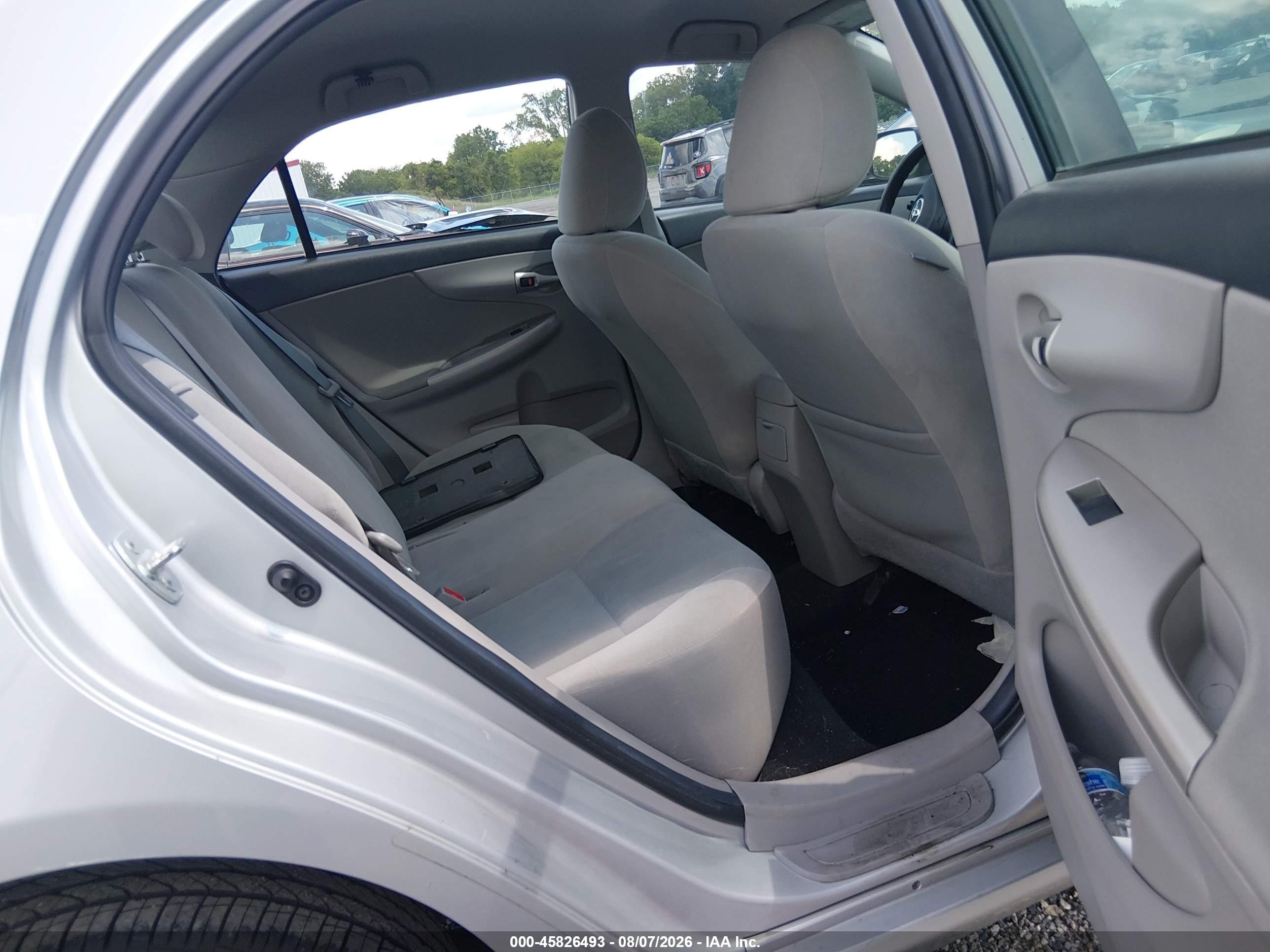 2013 Toyota Corolla Le Silver vin: 2T1BU4EE4DC966727