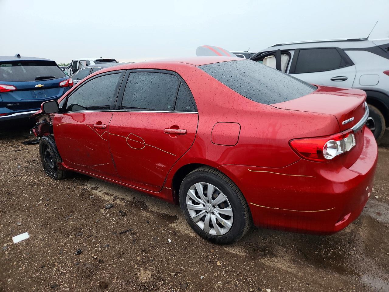 2013 Toyota Corolla Le Red vin: 2T1BU4EE4DC982233