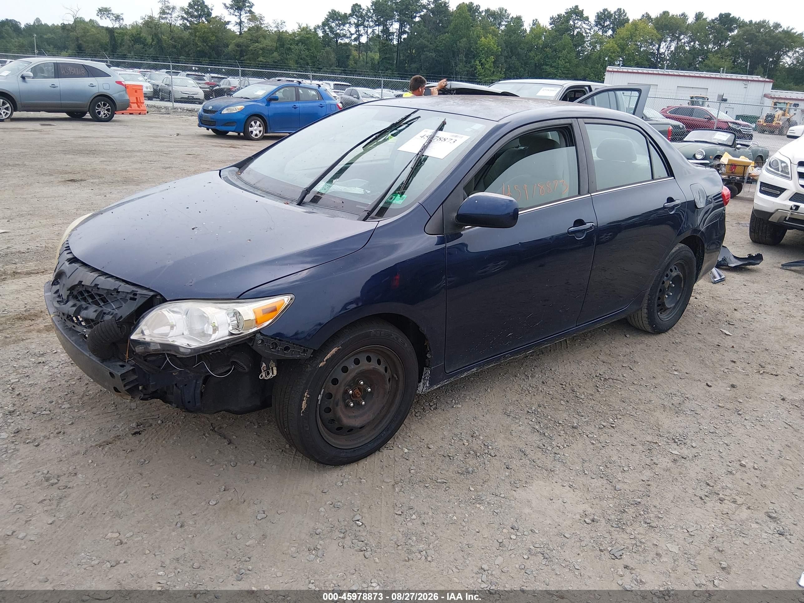 2013 Toyota Corolla Le Blue vin: 2T1BU4EE4DC984662