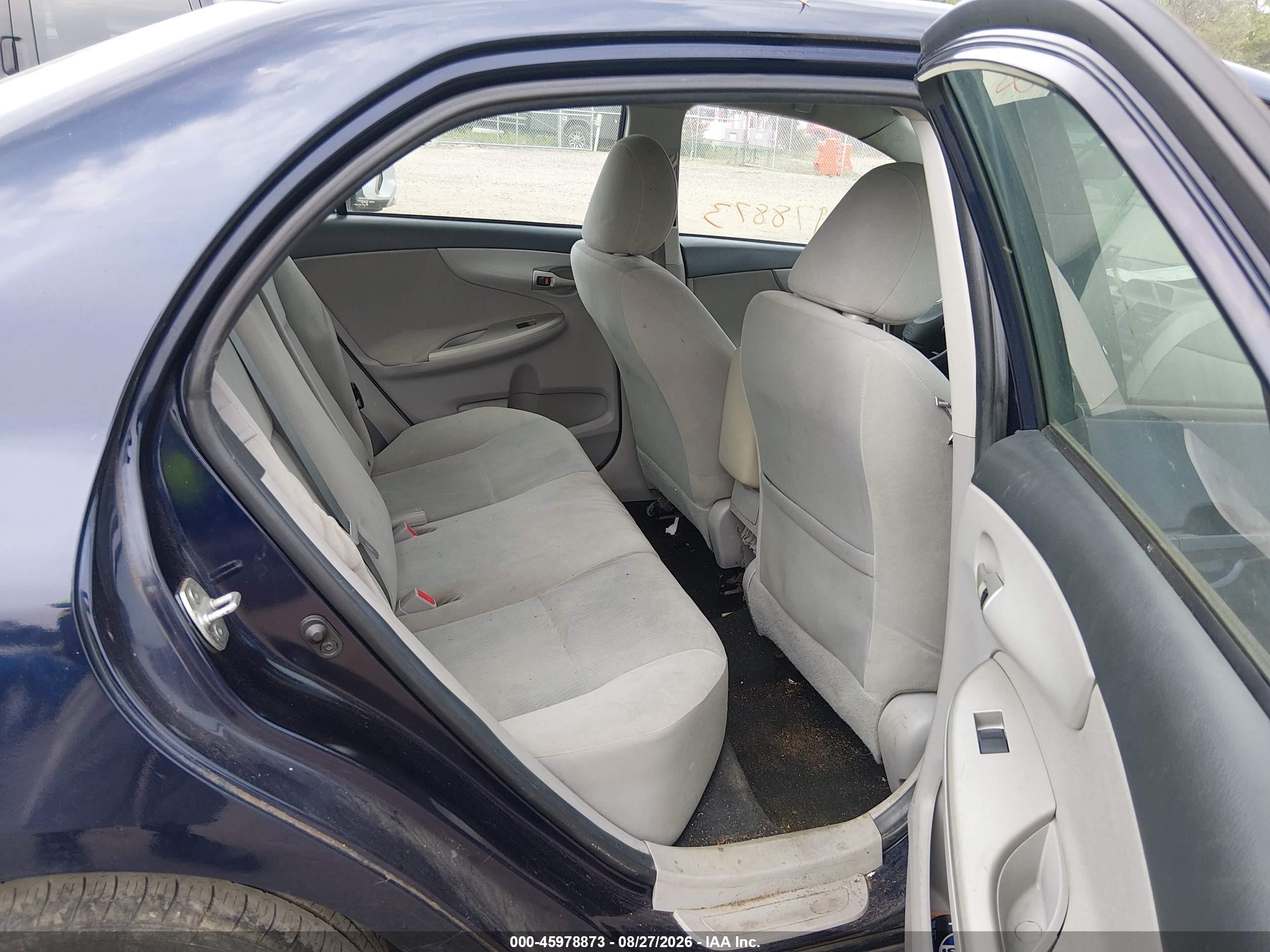 2013 Toyota Corolla Le Blue vin: 2T1BU4EE4DC984662