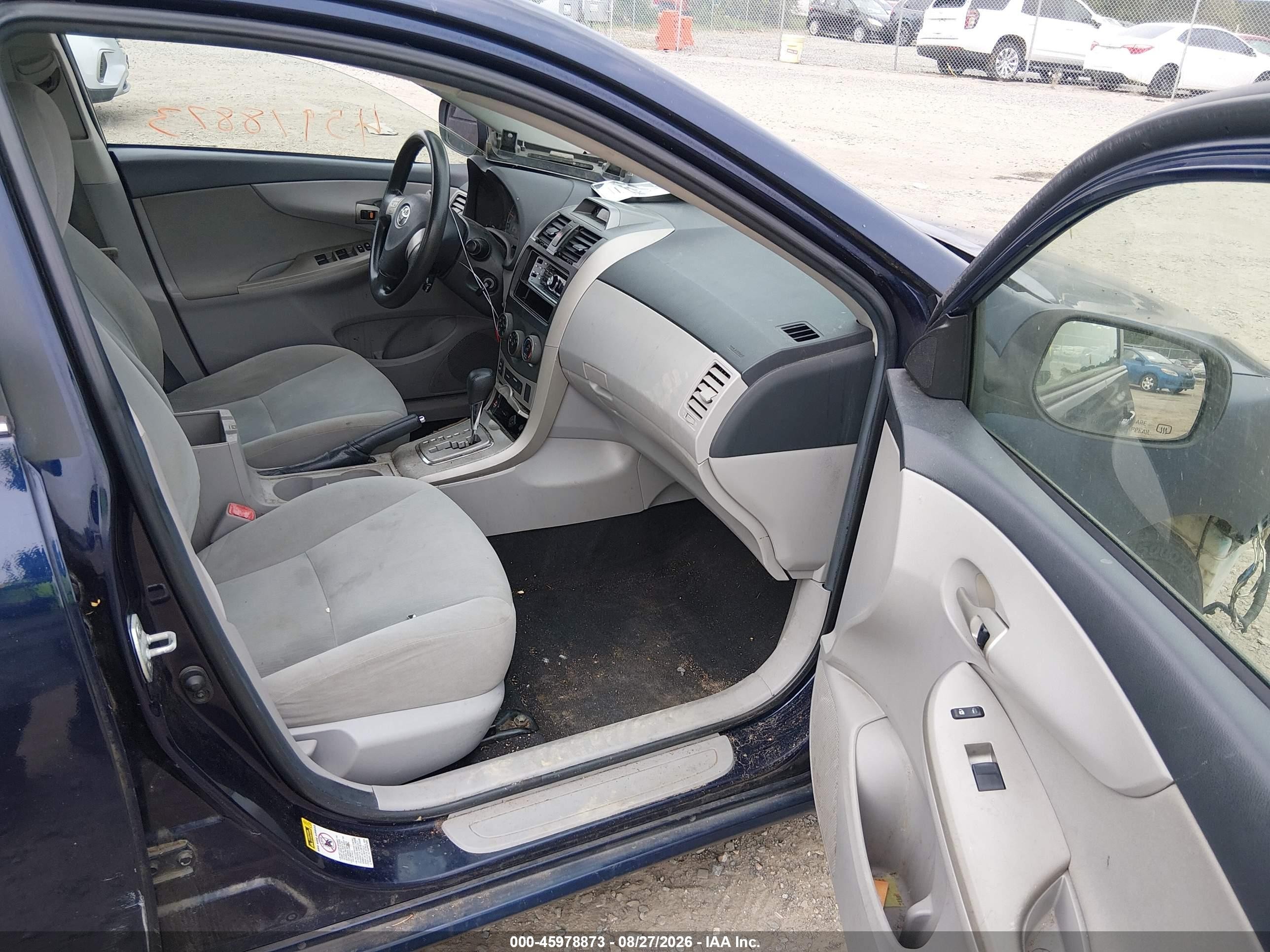 2013 Toyota Corolla Le Blue vin: 2T1BU4EE4DC984662
