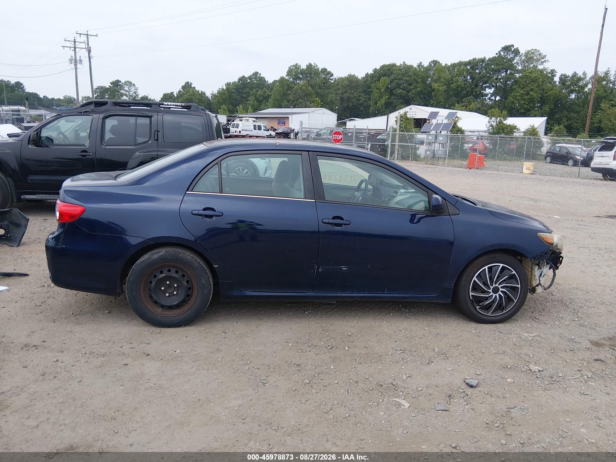 2013 Toyota Corolla Le Blue vin: 2T1BU4EE4DC984662