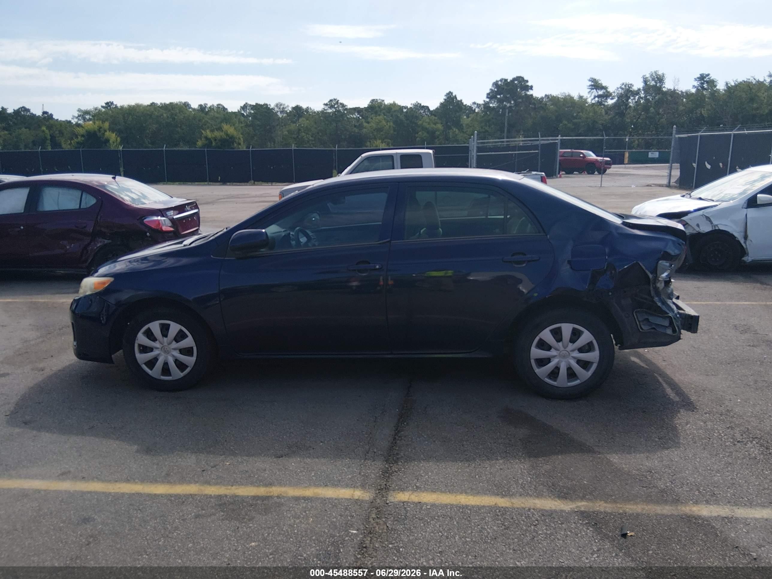 2013 Toyota Corolla L Navy vin: 2T1BU4EE4DC986752