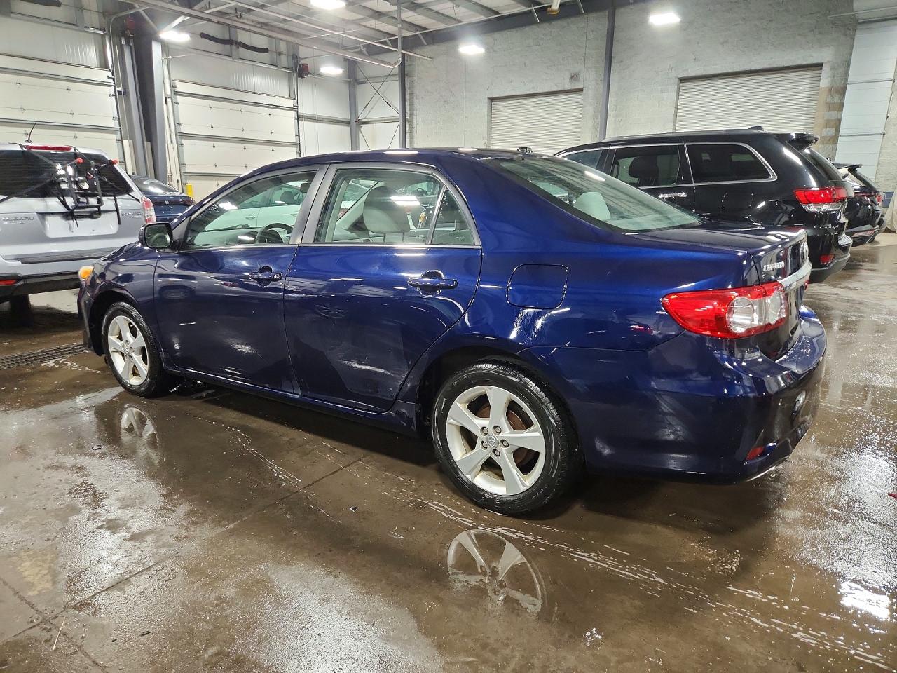 2013 Toyota Corolla Le Blue vin: 2T1BU4EE4DC987397