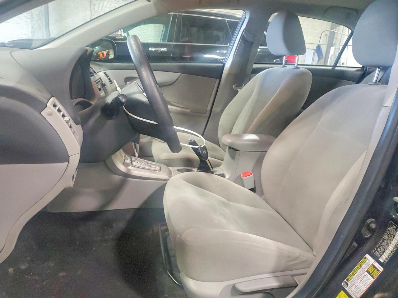 2013 Toyota Corolla Le Blue vin: 2T1BU4EE4DC987397