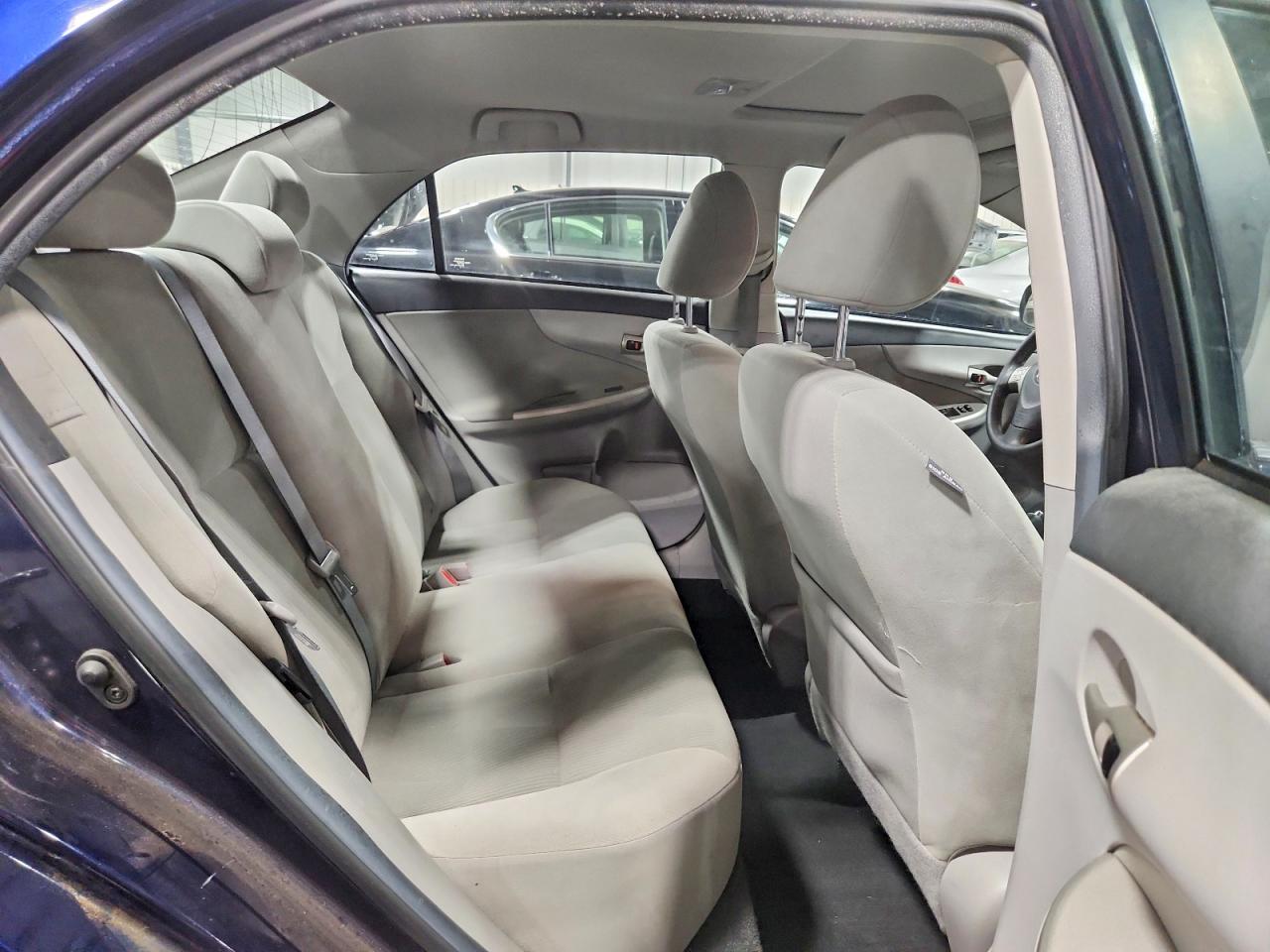 2013 Toyota Corolla Le Blue vin: 2T1BU4EE4DC987397