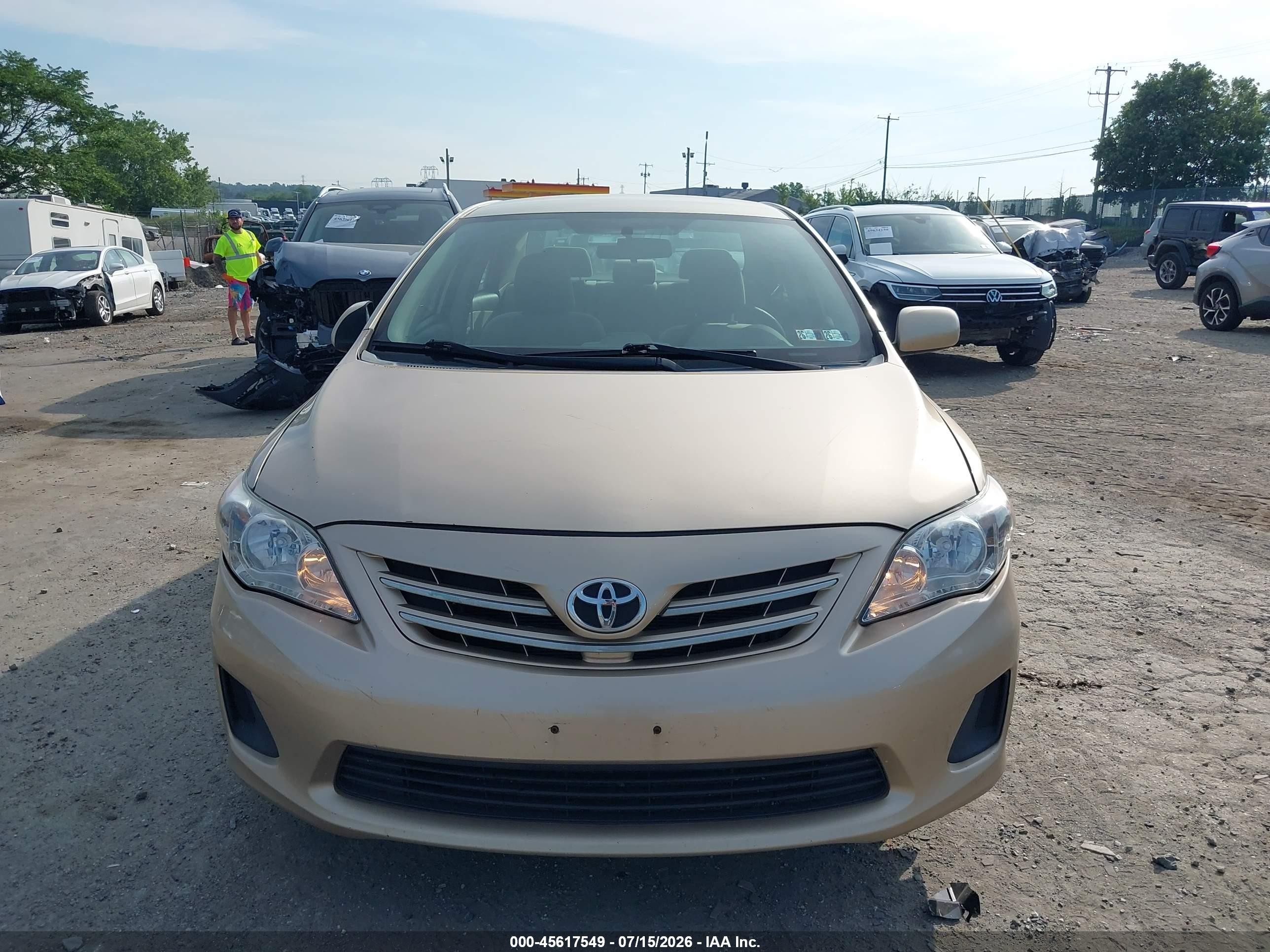 2013 Toyota Corolla Le Tan vin: 2T1BU4EE4DC992681