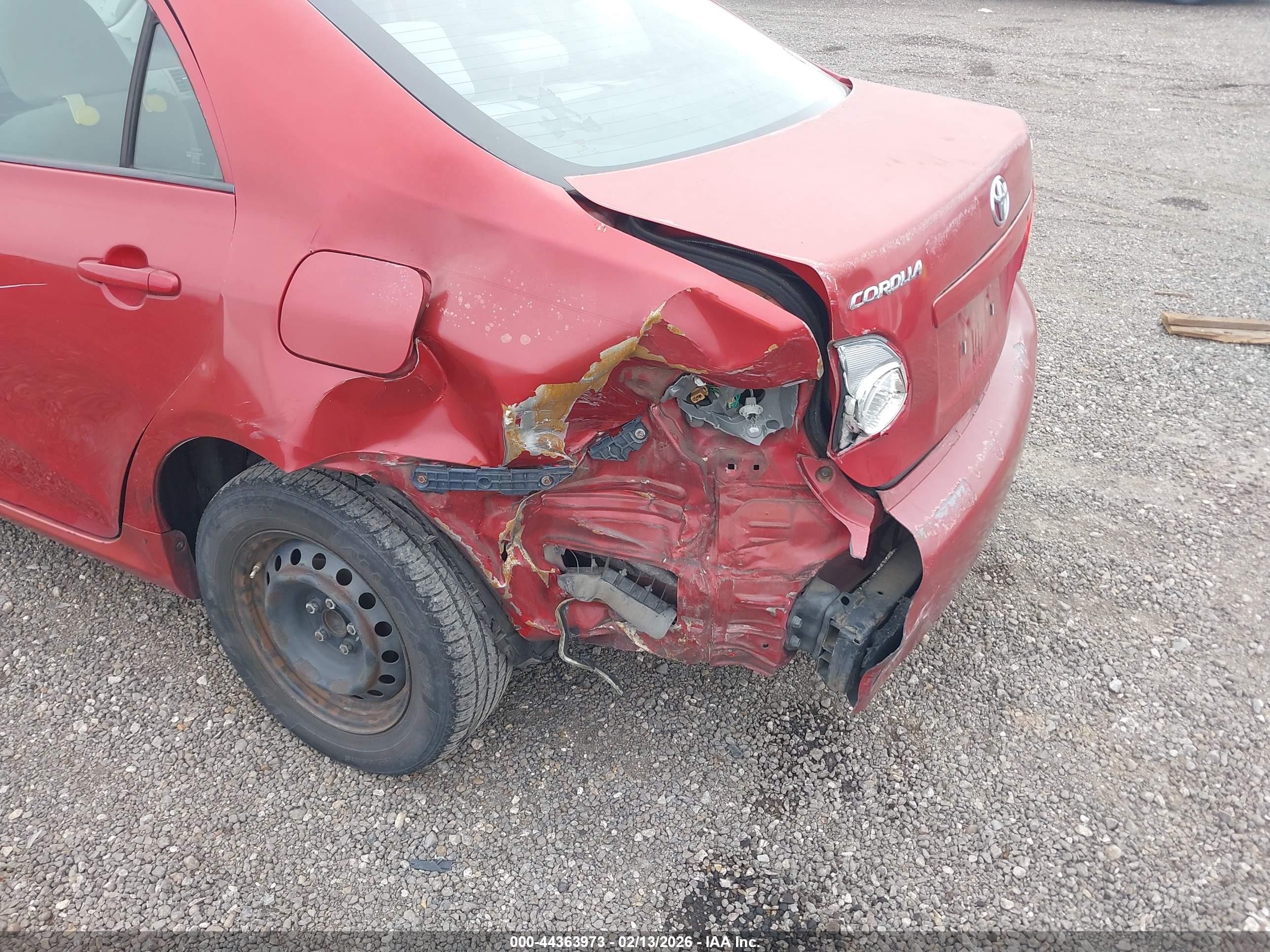 2010 Toyota Corolla Le Red vin: 2T1BU4EE5AC193388