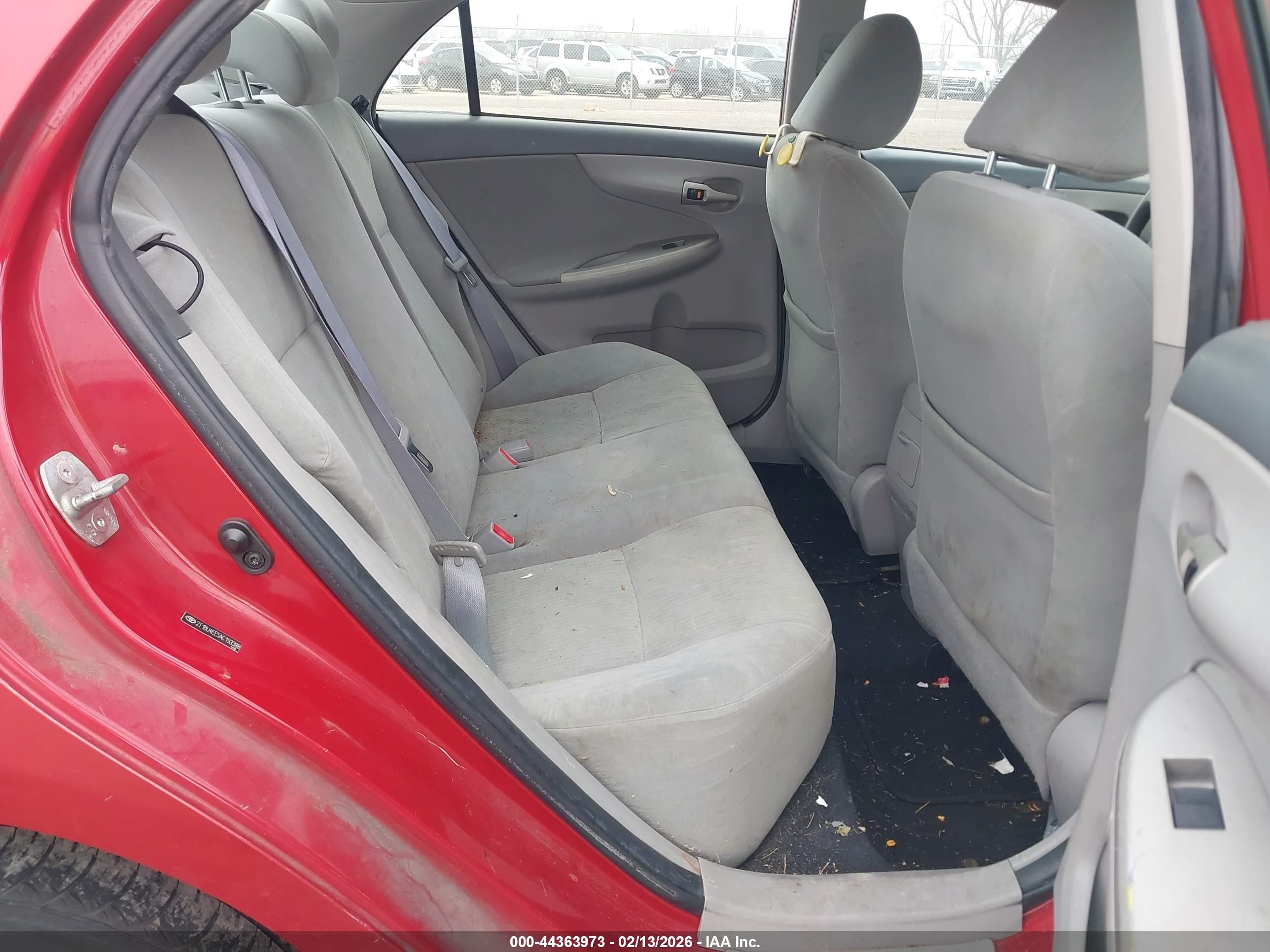 2010 Toyota Corolla Le Red vin: 2T1BU4EE5AC193388