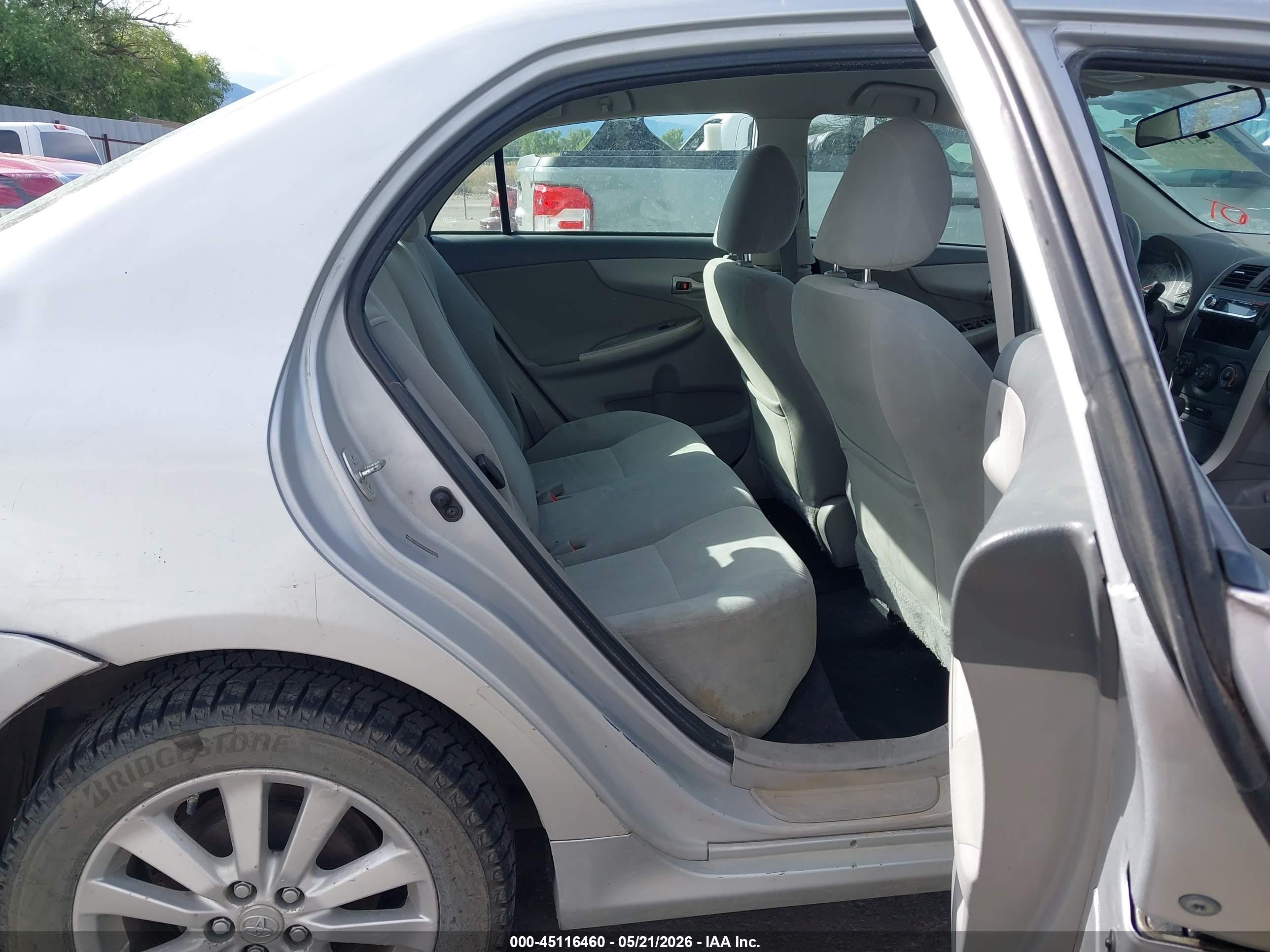 2010 Toyota Corolla Le Серебряный vin: 2T1BU4EE5AC201828