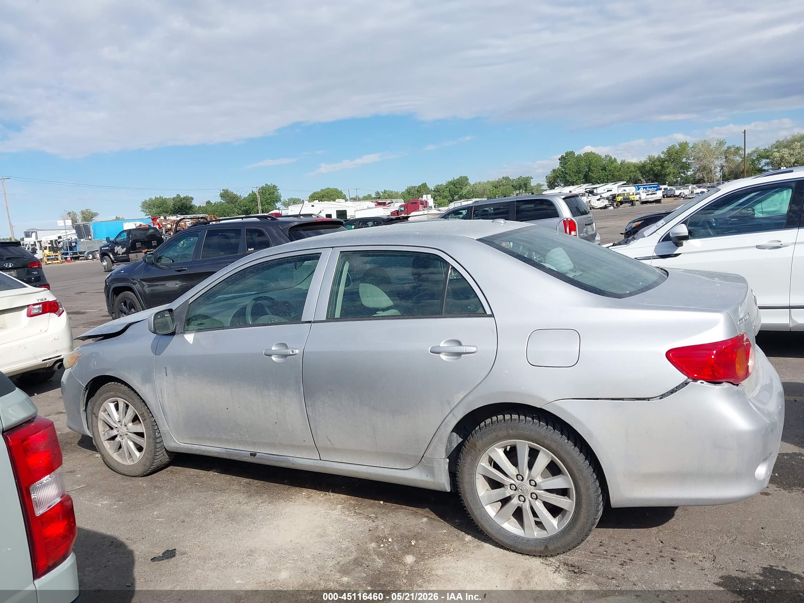 2010 Toyota Corolla Le Серебряный vin: 2T1BU4EE5AC201828
