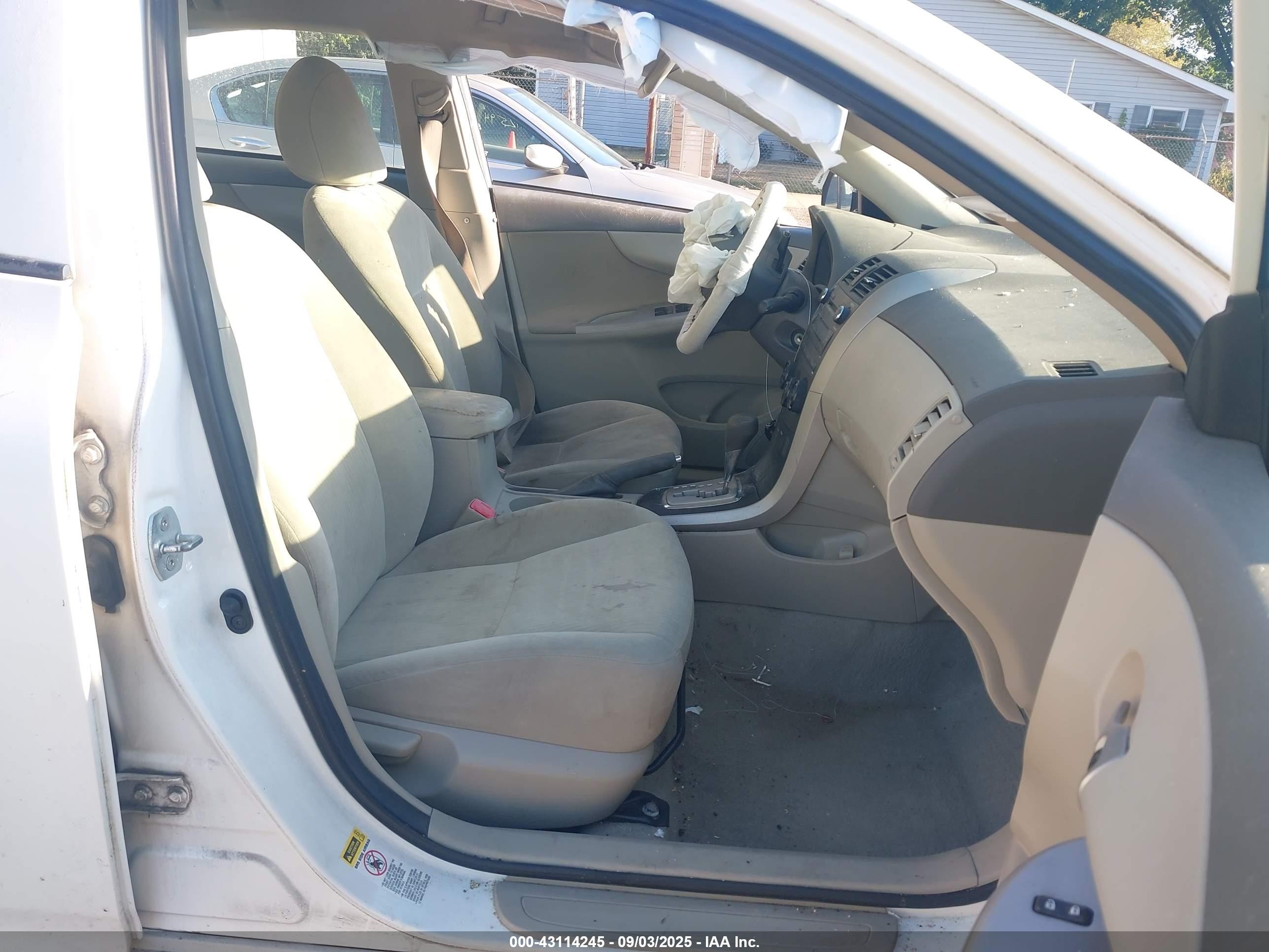 2010 Toyota Corolla Le White vin: 2T1BU4EE5AC228110