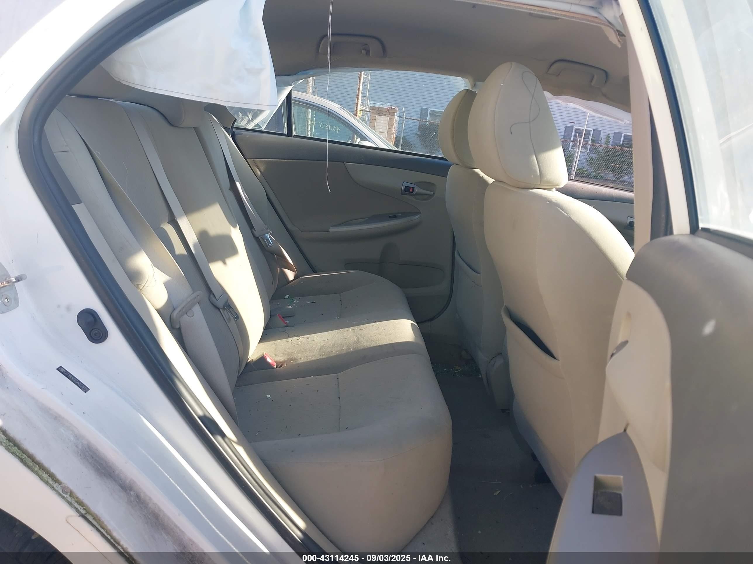 2010 Toyota Corolla Le White vin: 2T1BU4EE5AC228110