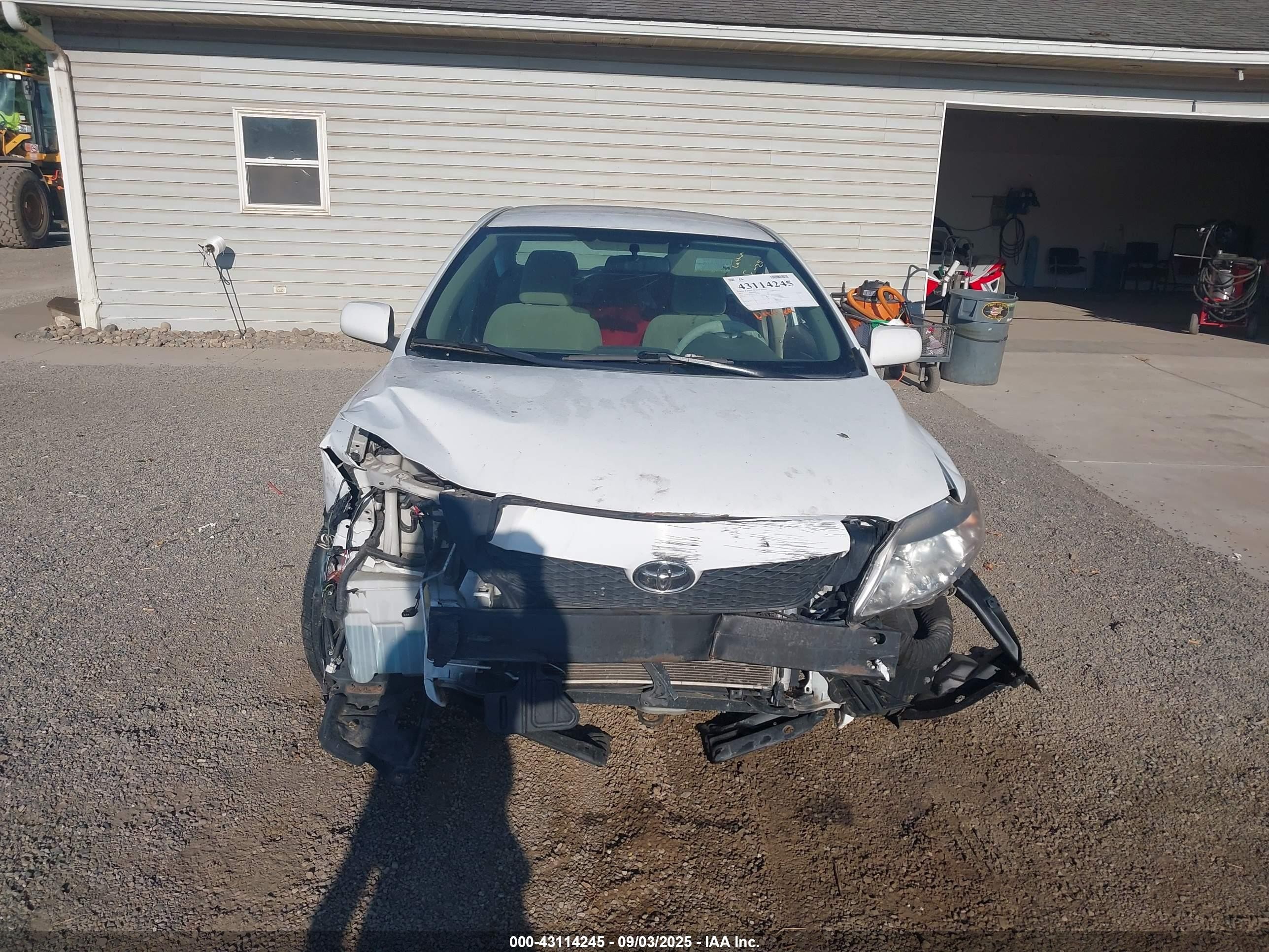 2010 Toyota Corolla Le White vin: 2T1BU4EE5AC228110