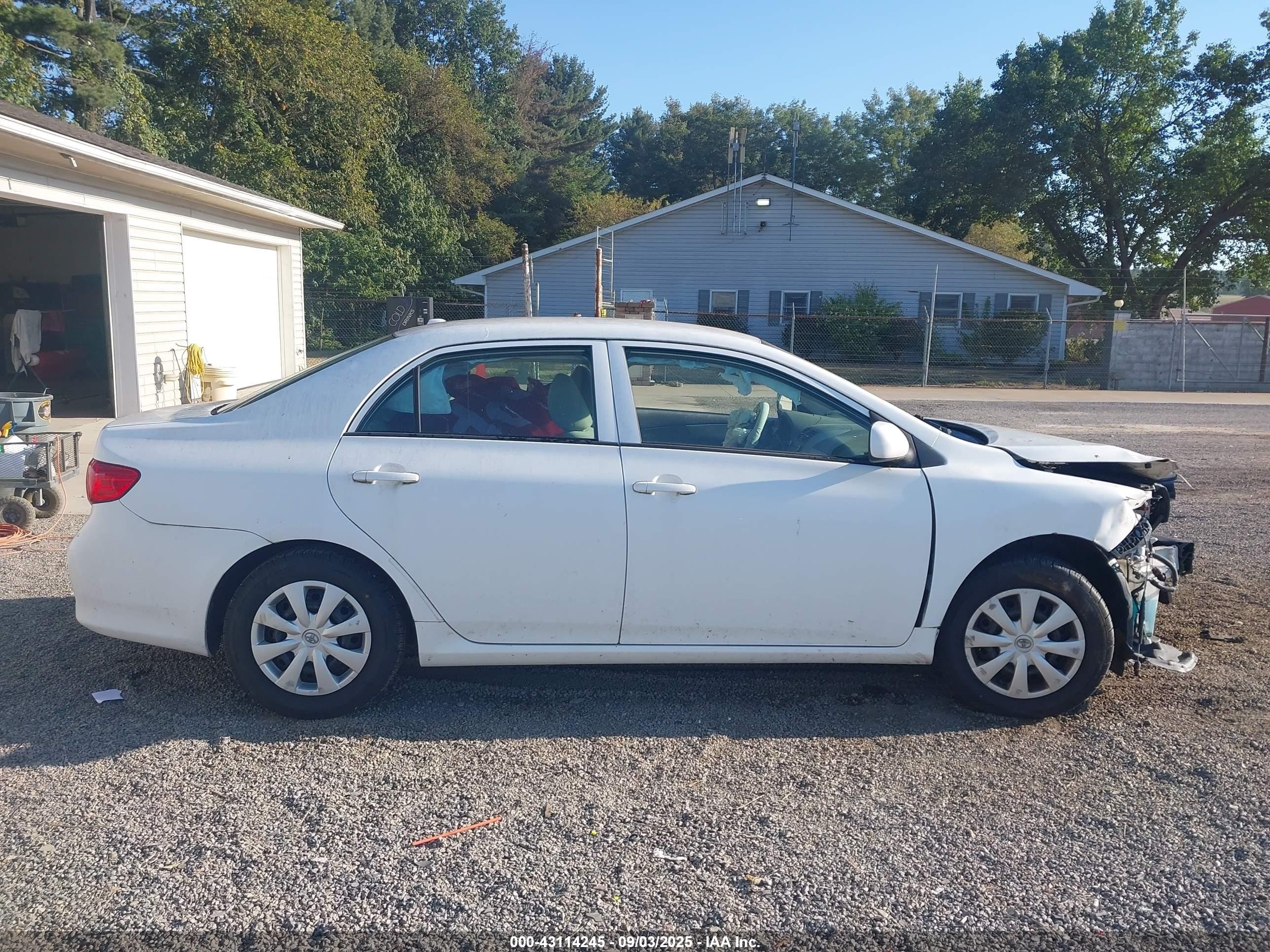 2010 Toyota Corolla Le White vin: 2T1BU4EE5AC228110