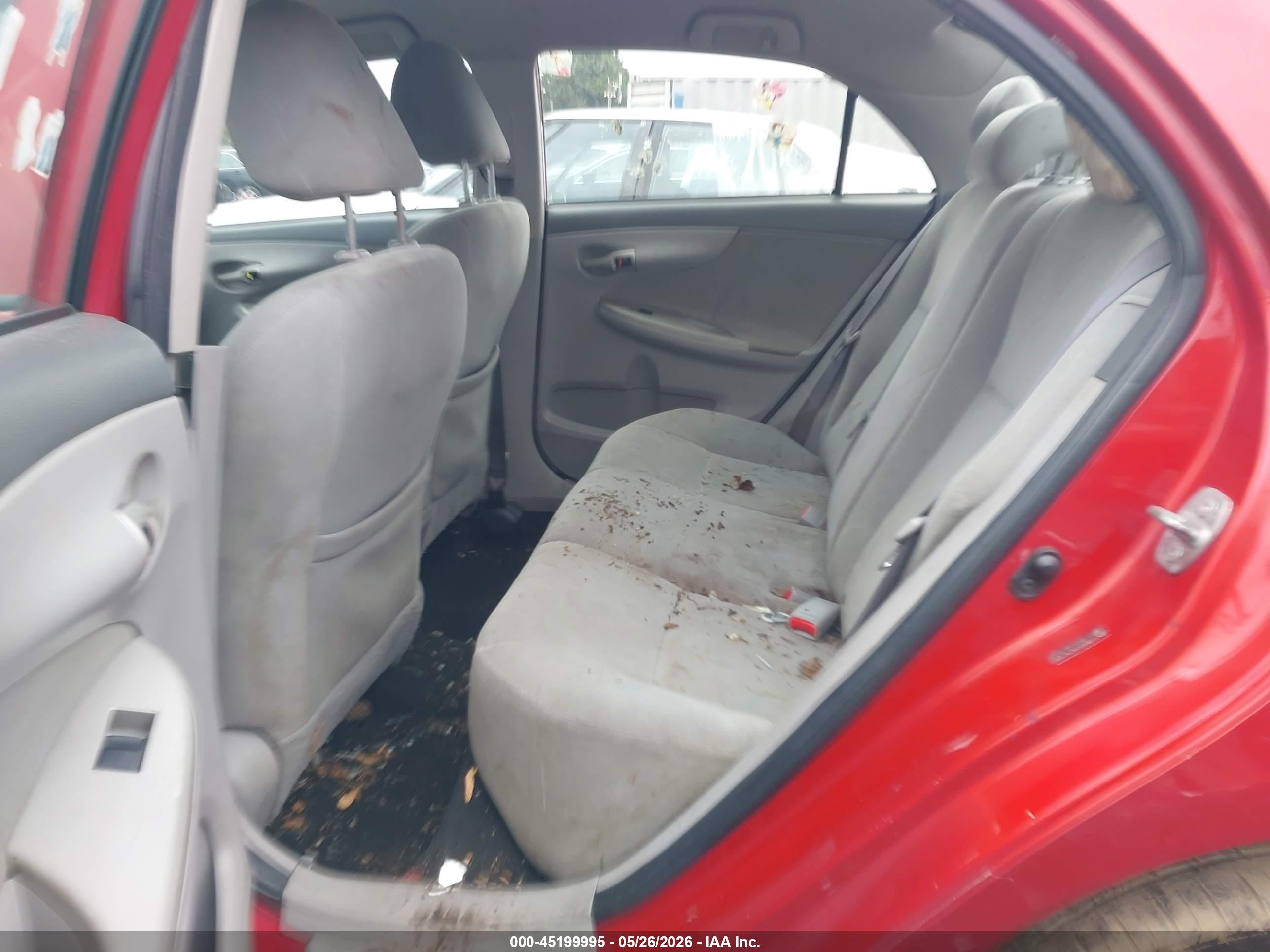 2010 Toyota Corolla Le Red vin: 2T1BU4EE5AC247109