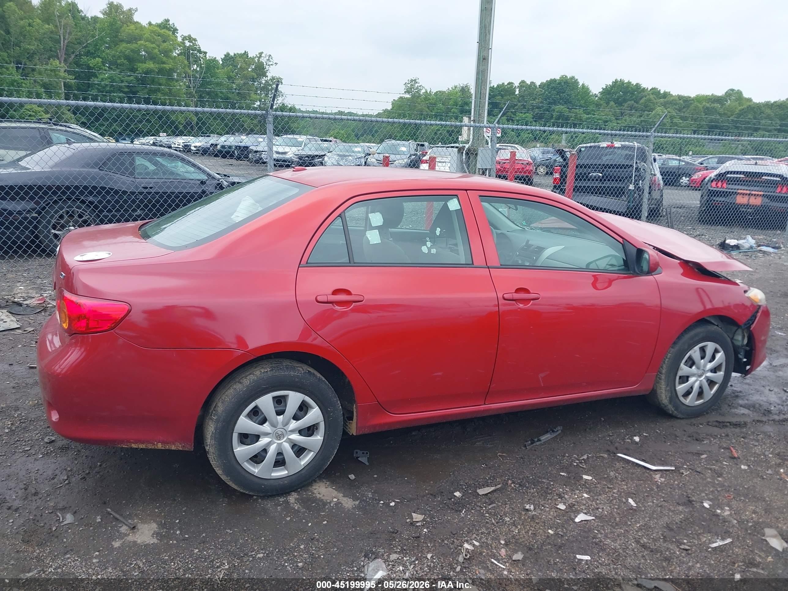 2010 Toyota Corolla Le Red vin: 2T1BU4EE5AC247109