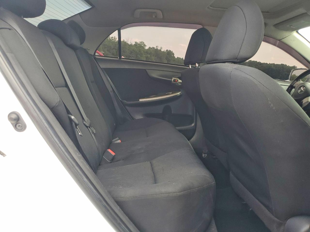 2010 Toyota Corolla S White vin: 2T1BU4EE5AC260586