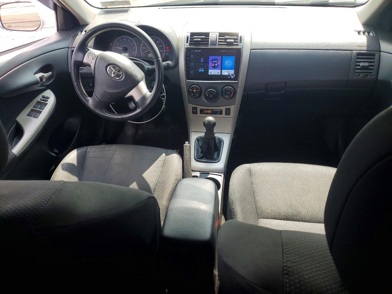 2010 Toyota Corolla S White vin: 2T1BU4EE5AC260586