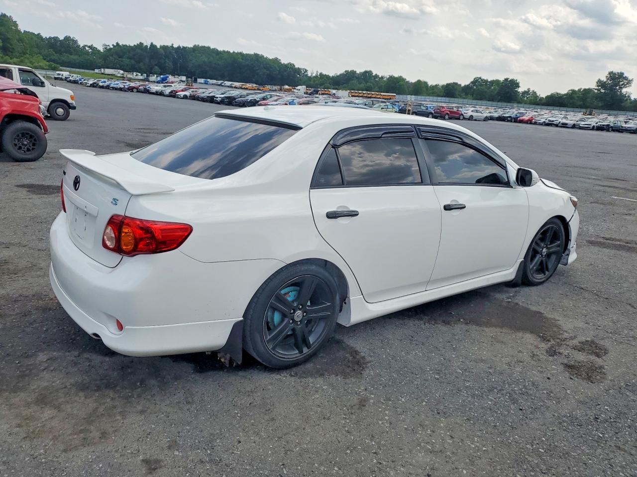 2010 Toyota Corolla S White vin: 2T1BU4EE5AC260586