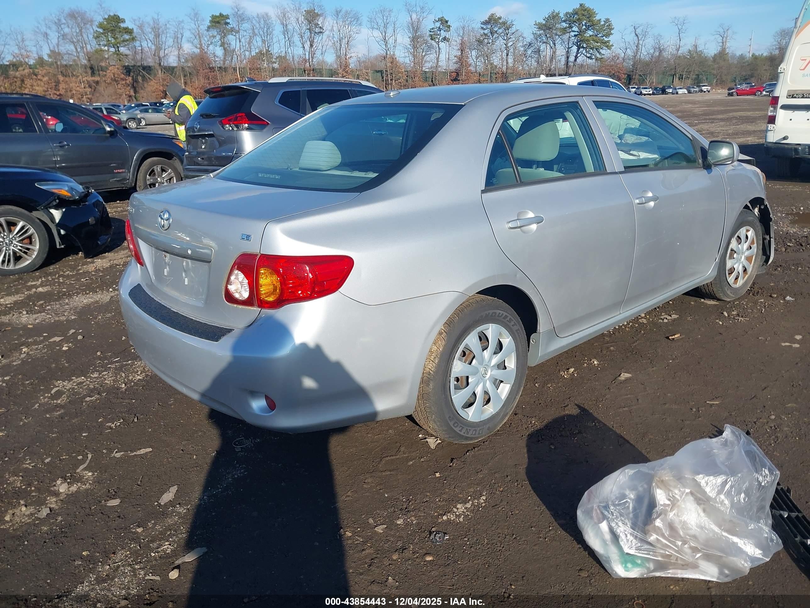 2010 Toyota Corolla Le Silver vin: 2T1BU4EE5AC298299