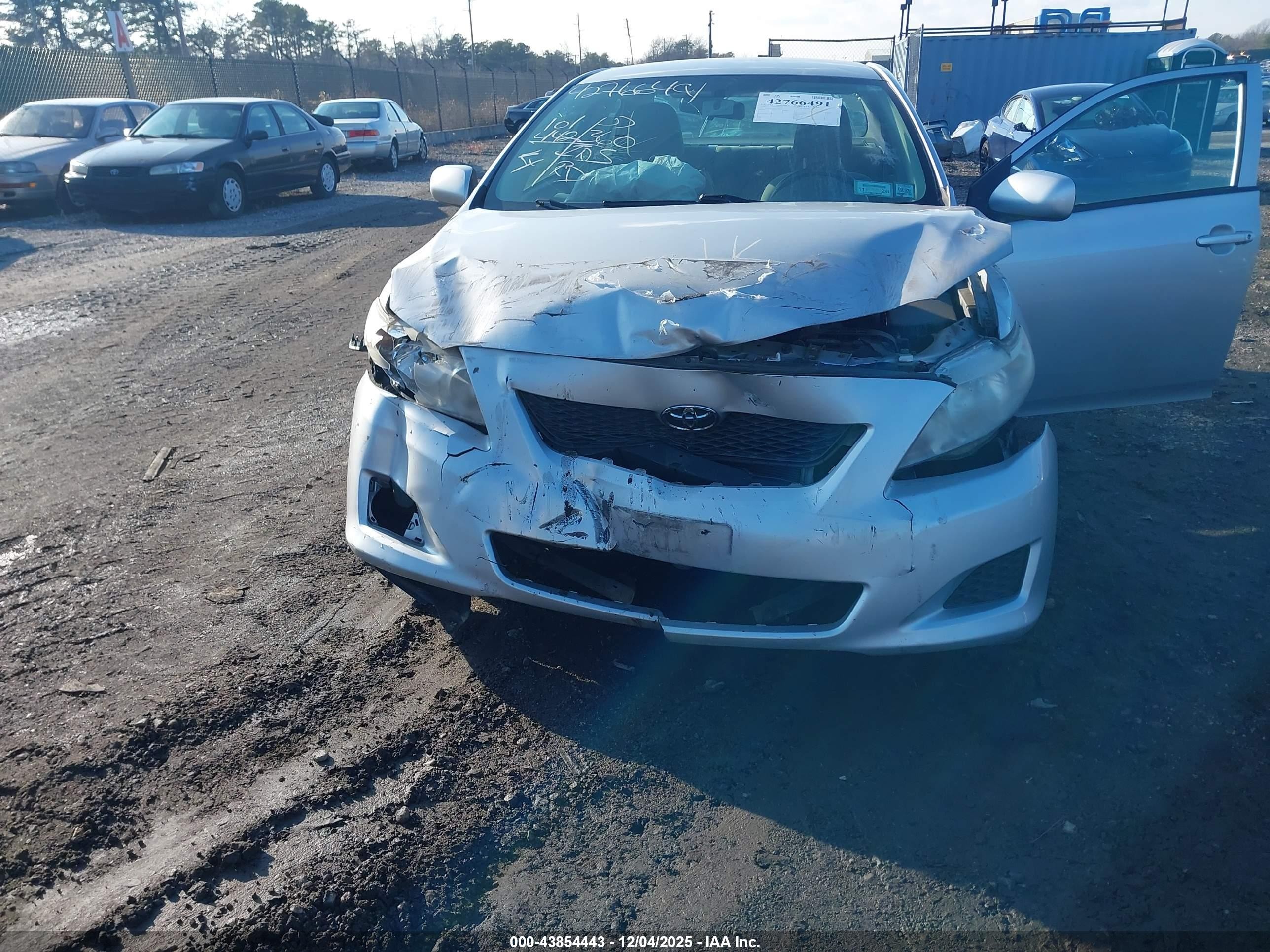 2010 Toyota Corolla Le Silver vin: 2T1BU4EE5AC298299