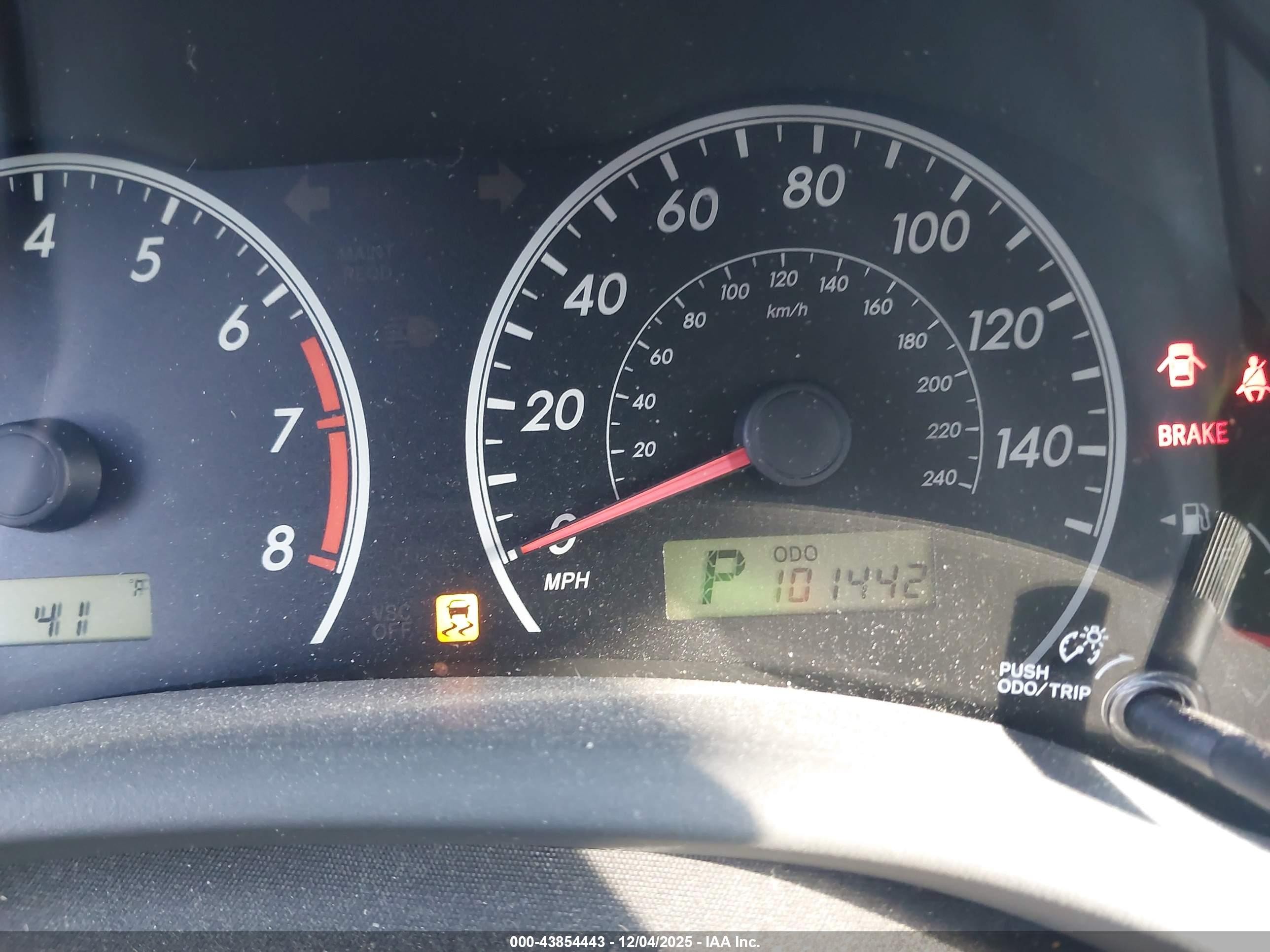 2010 Toyota Corolla Le Silver vin: 2T1BU4EE5AC298299