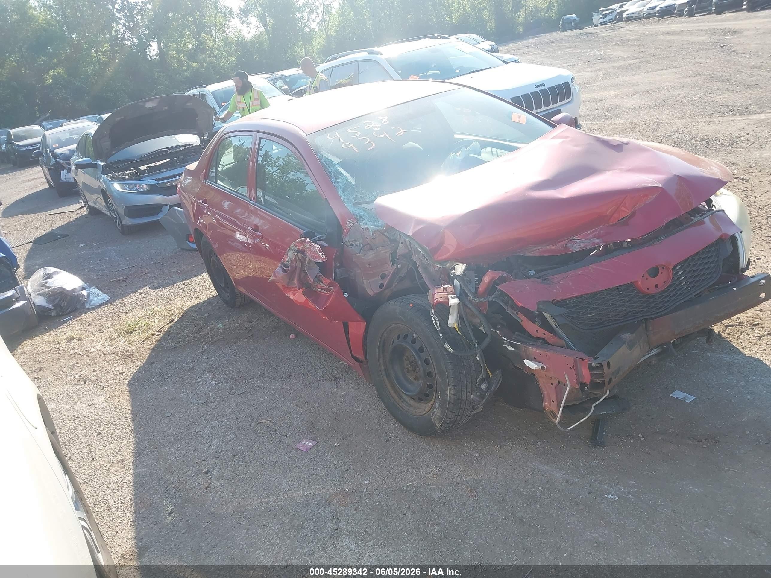 2010 Toyota Corolla Le Red vin: 2T1BU4EE5AC304277