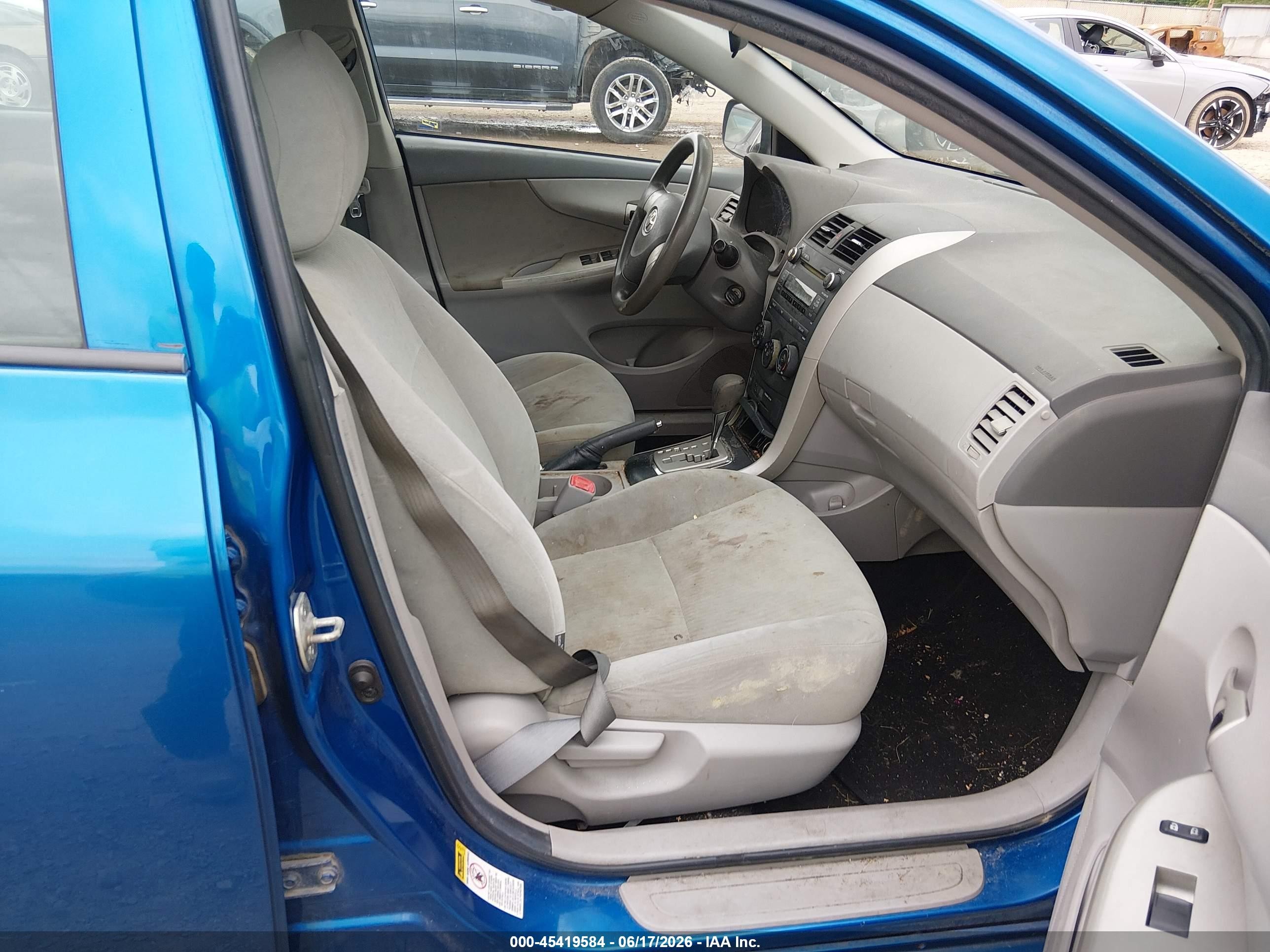 2010 Toyota Corolla Le Blue vin: 2T1BU4EE5AC340941