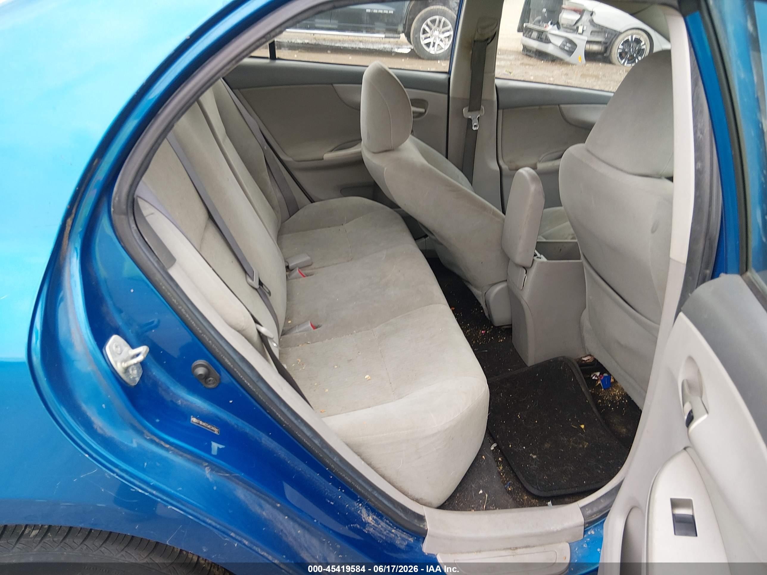 2010 Toyota Corolla Le Blue vin: 2T1BU4EE5AC340941