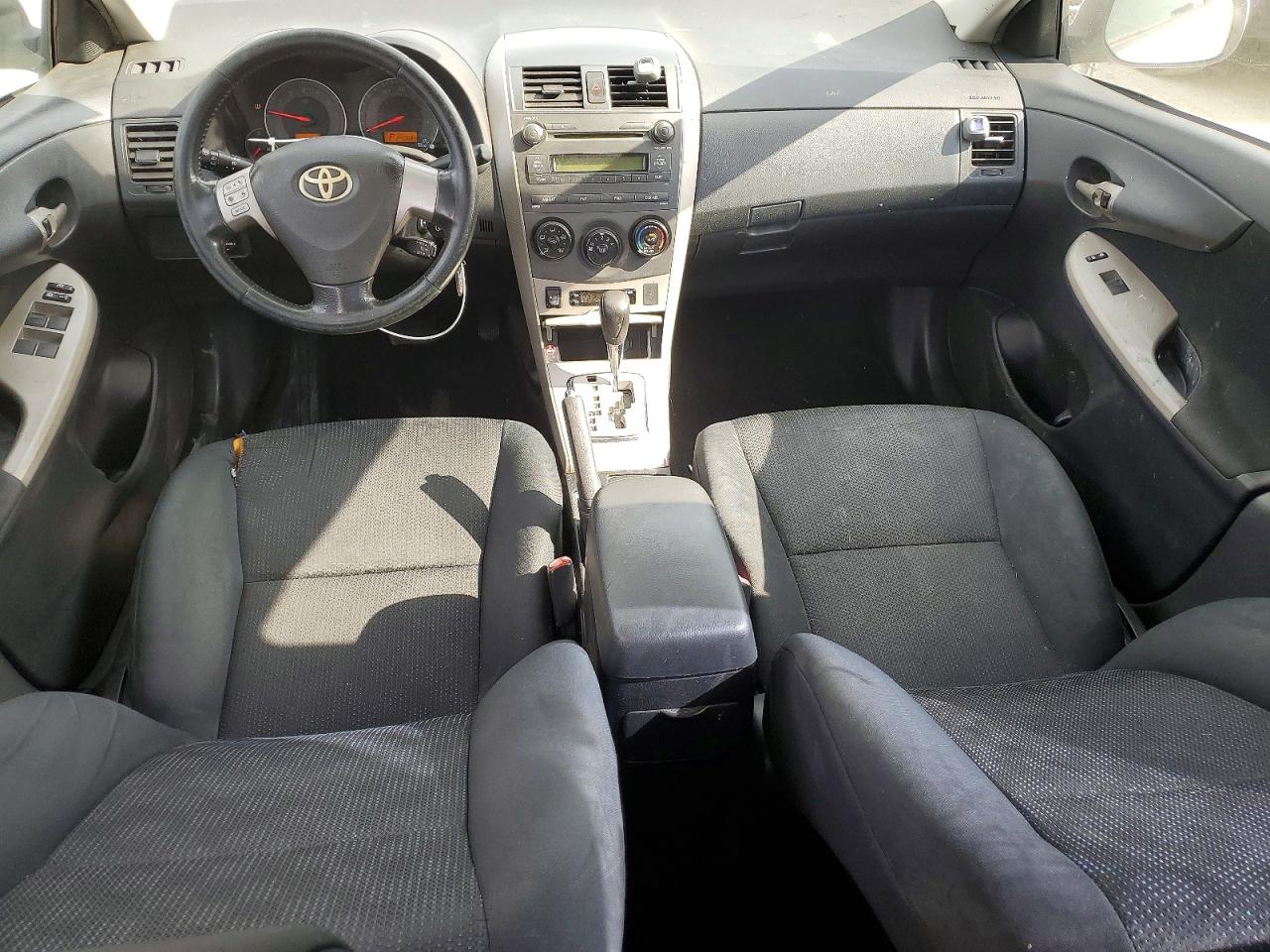 2010 Toyota Corolla S Белый vin: 2T1BU4EE5AC378539