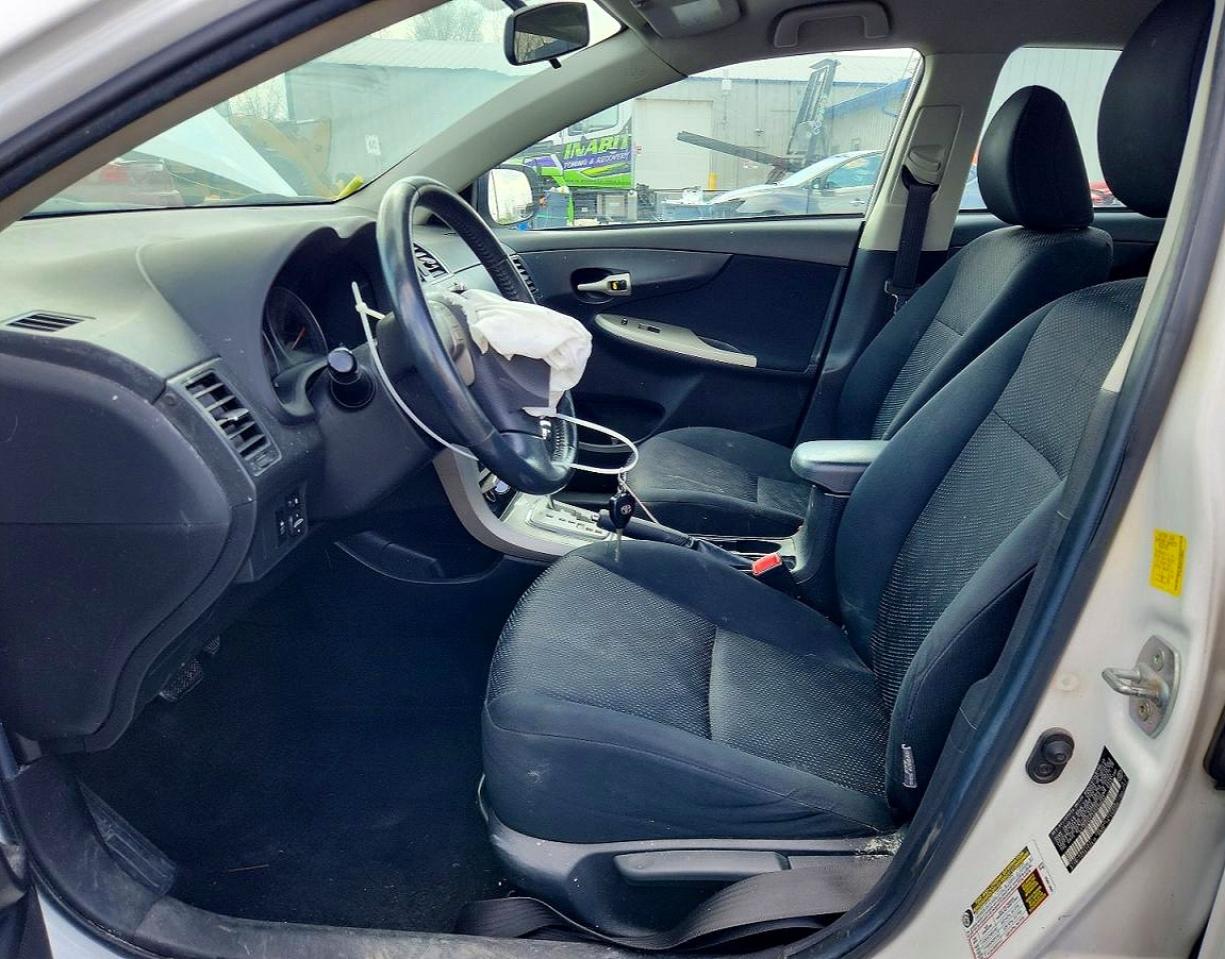 2010 Toyota Corolla S White vin: 2T1BU4EE5AC406050