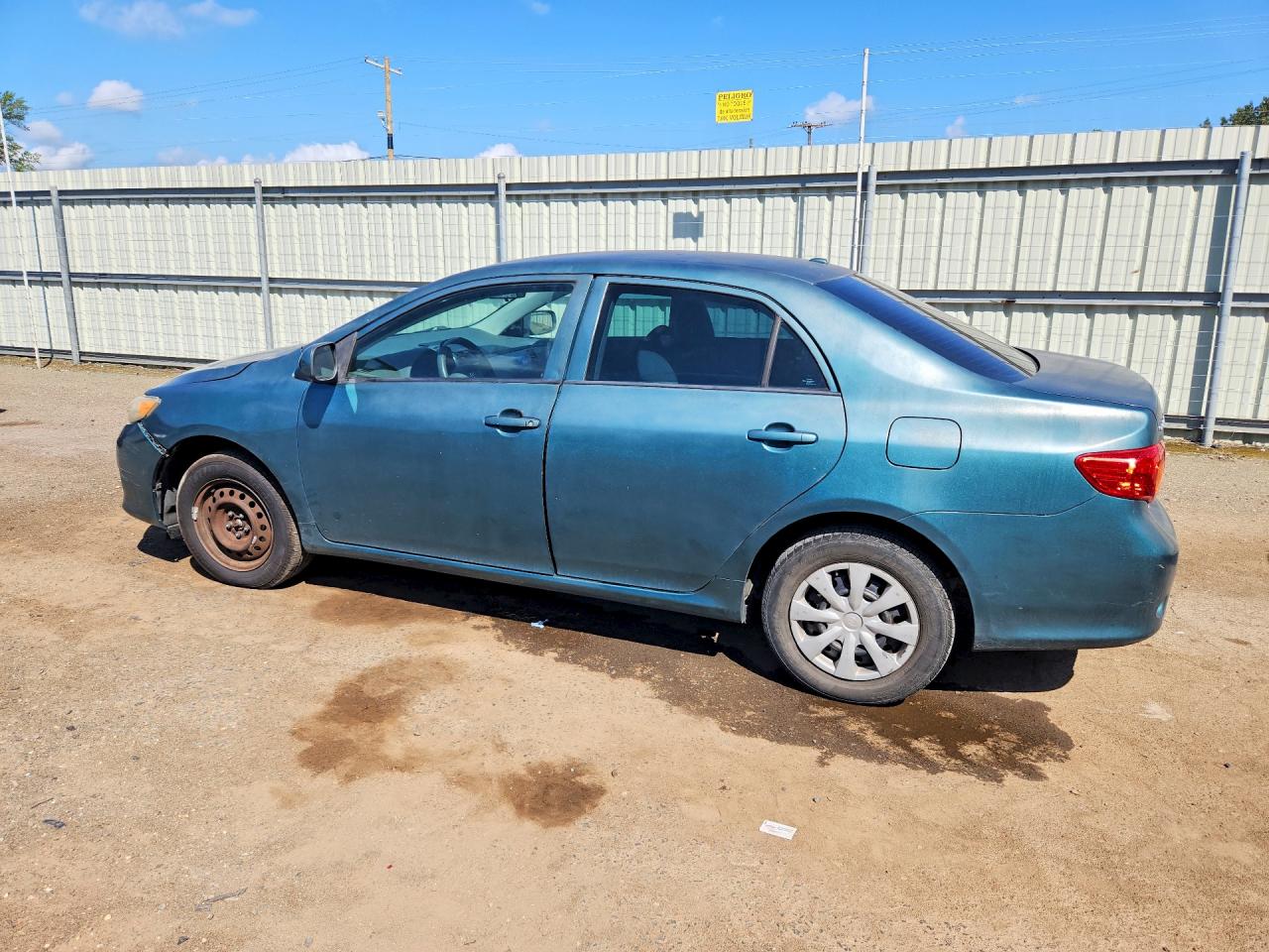 2010 Toyota Corolla Le Green vin: 2T1BU4EE5AC406386