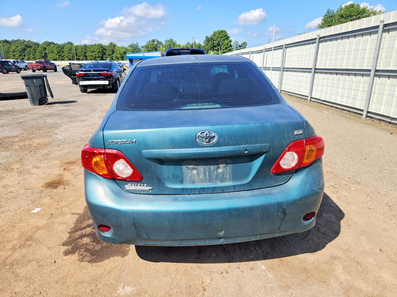 2010 Toyota Corolla Le Green vin: 2T1BU4EE5AC406386