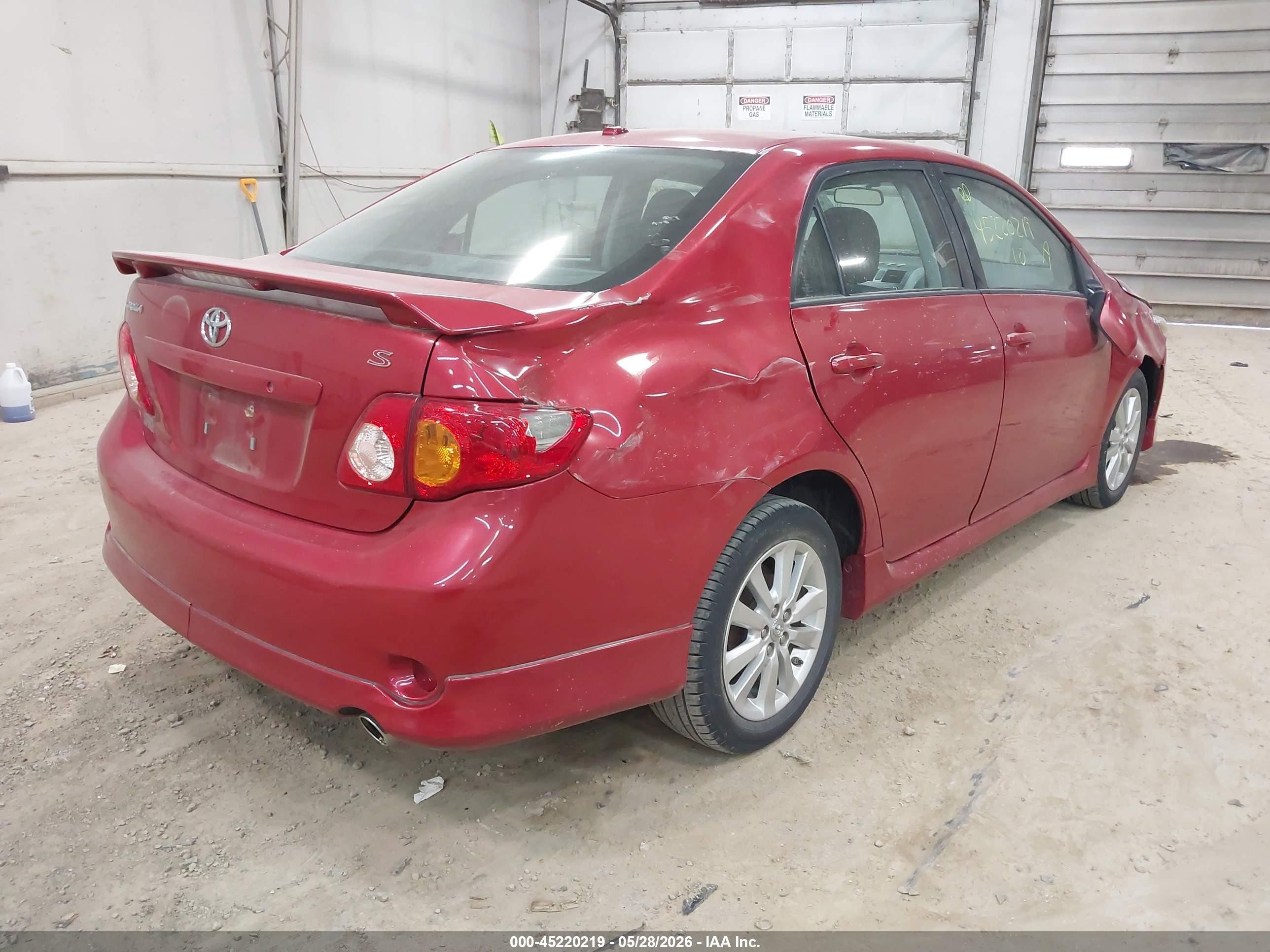 2010 Toyota Corolla S Бордовый vin: 2T1BU4EE5AC464823