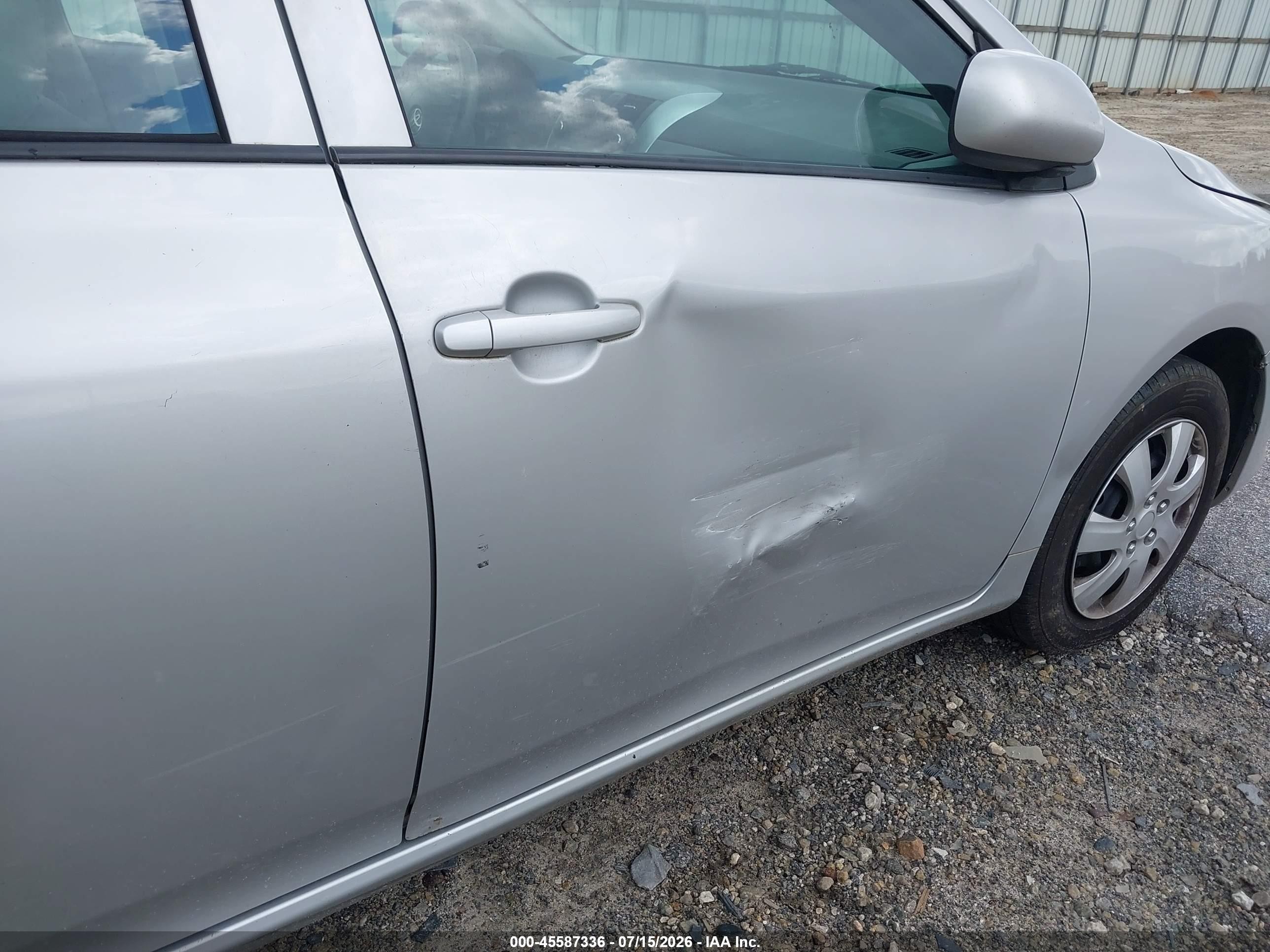 2010 Toyota Corolla Le Silver vin: 2T1BU4EE5AC474980