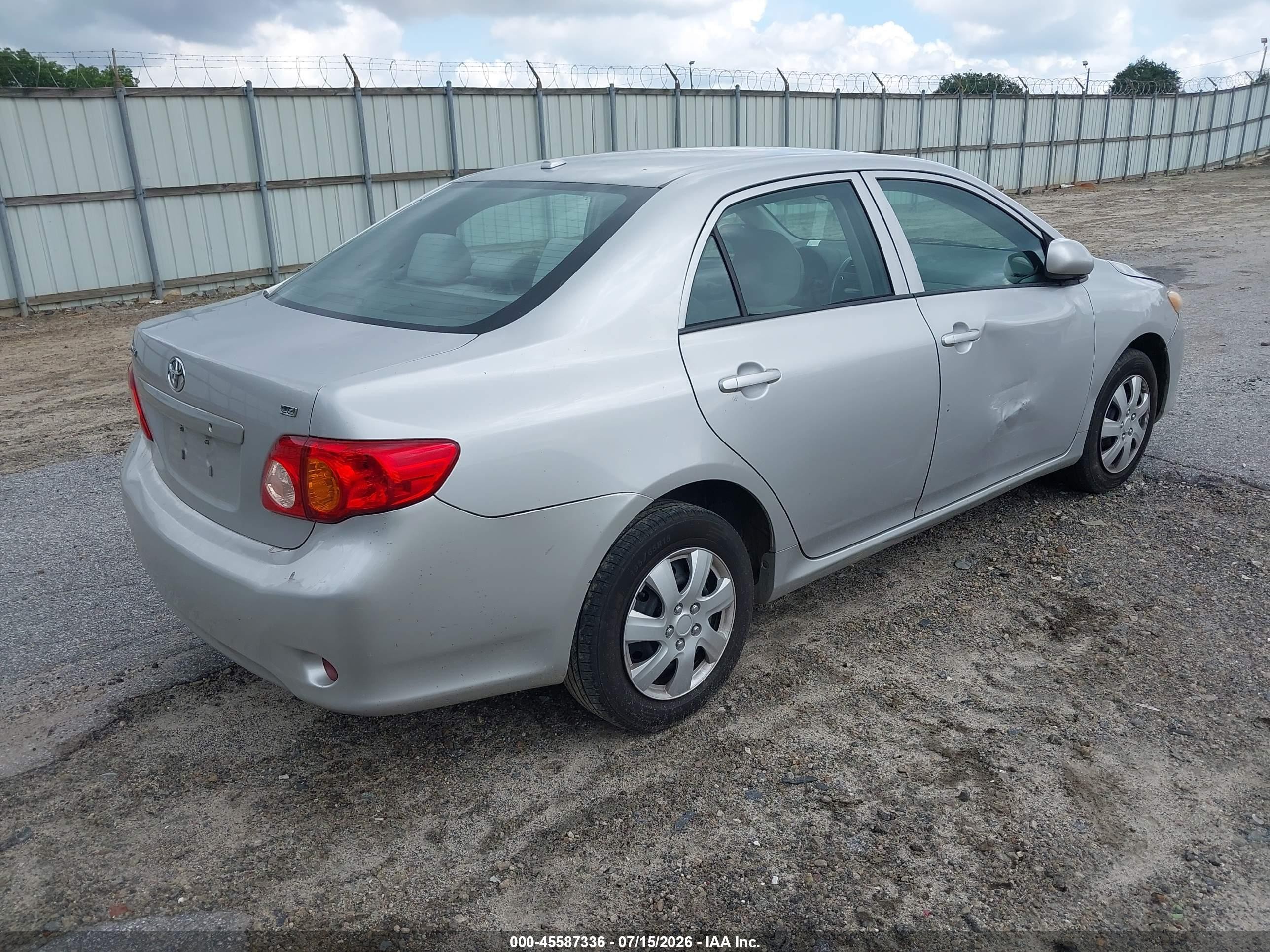 2010 Toyota Corolla Le Silver vin: 2T1BU4EE5AC474980