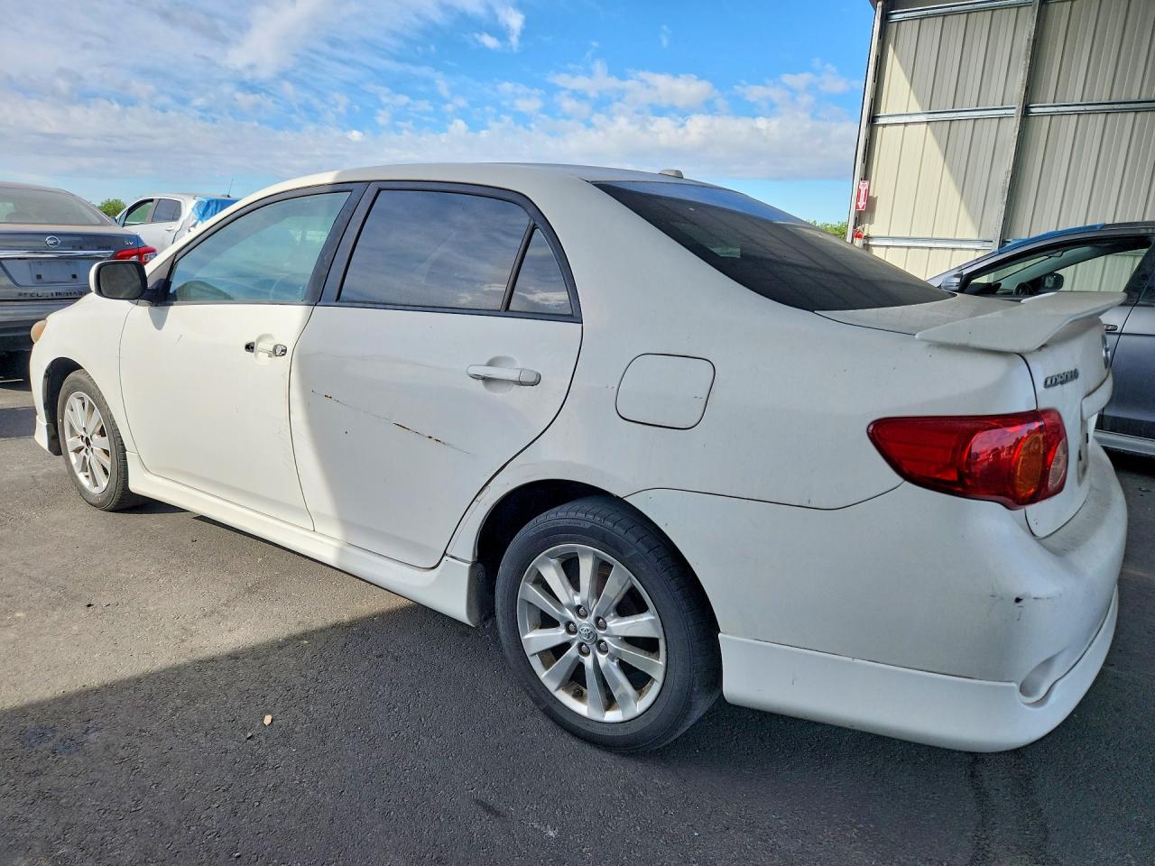 2010 Toyota Corolla S Белый vin: 2T1BU4EE5AC483291