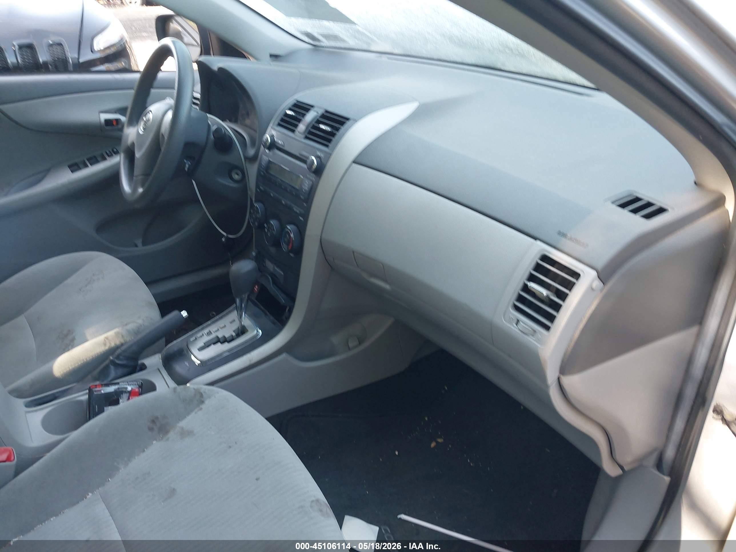 2010 Toyota Corolla Le Silver vin: 2T1BU4EE5AC503345