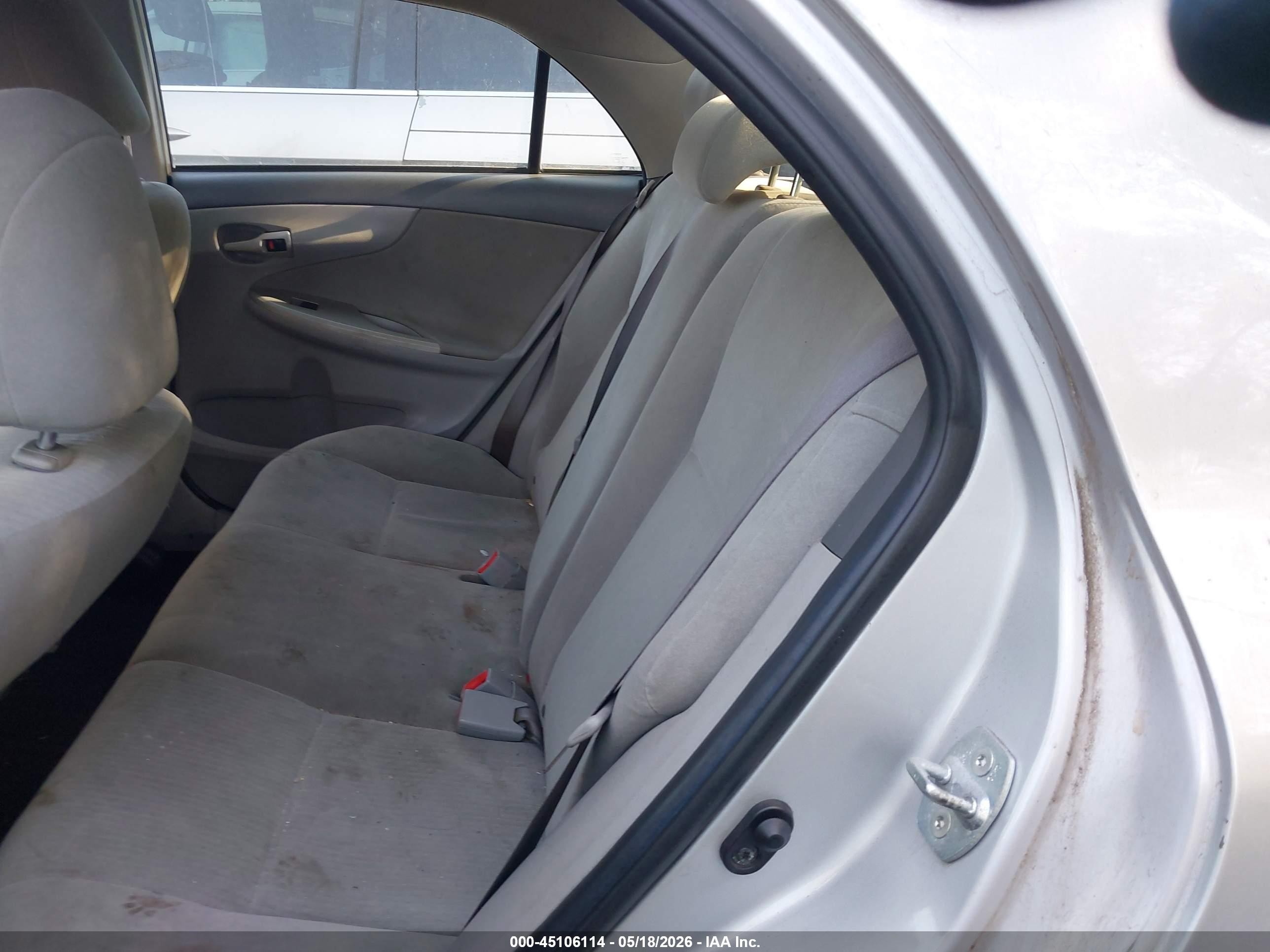2010 Toyota Corolla Le Silver vin: 2T1BU4EE5AC503345