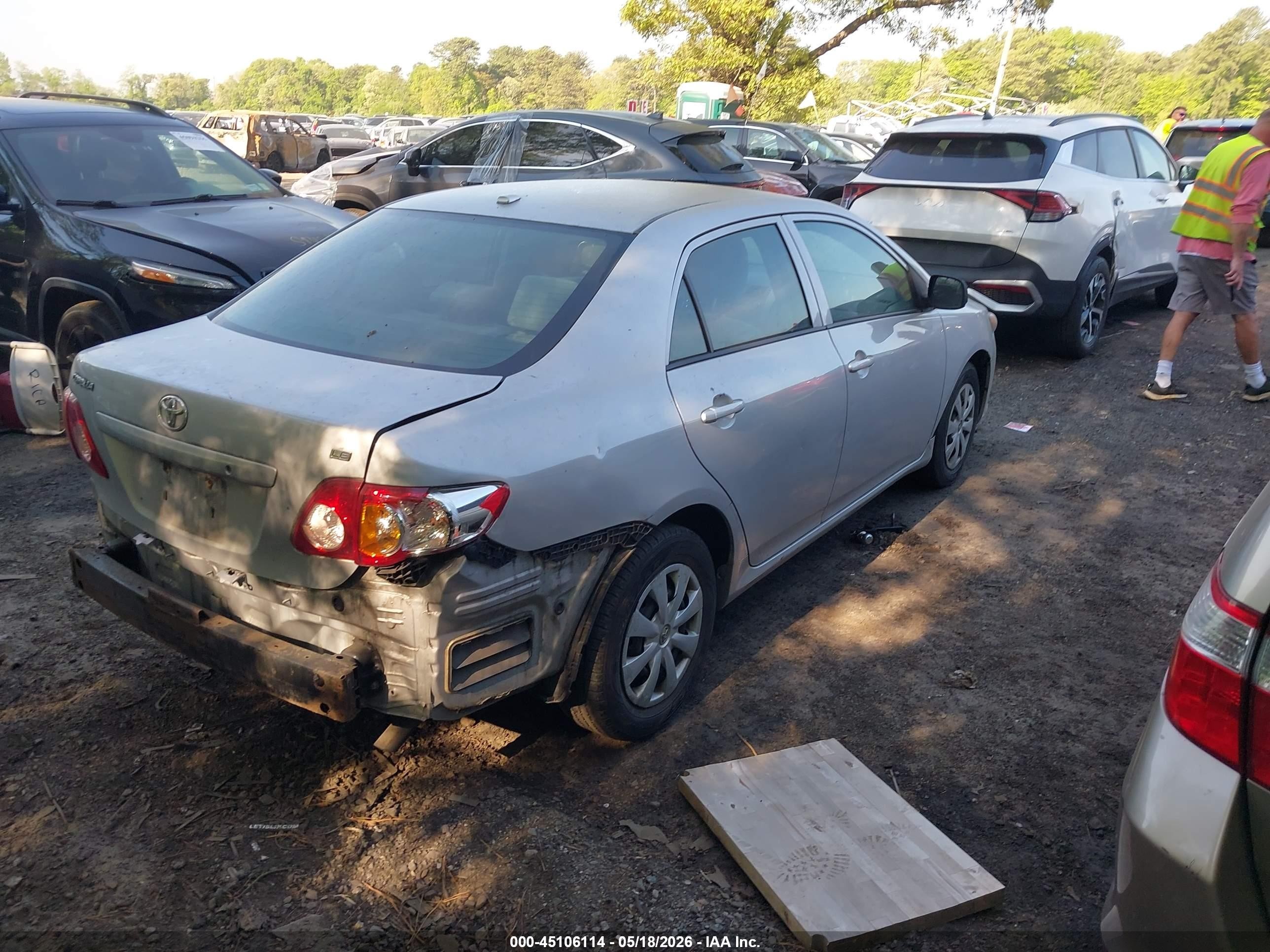 2010 Toyota Corolla Le Silver vin: 2T1BU4EE5AC503345