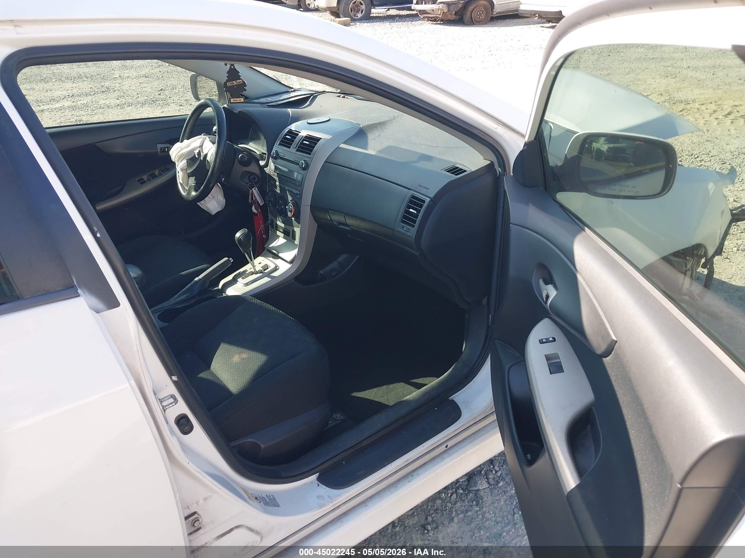2010 Toyota Corolla S White vin: 2T1BU4EE5AC504107