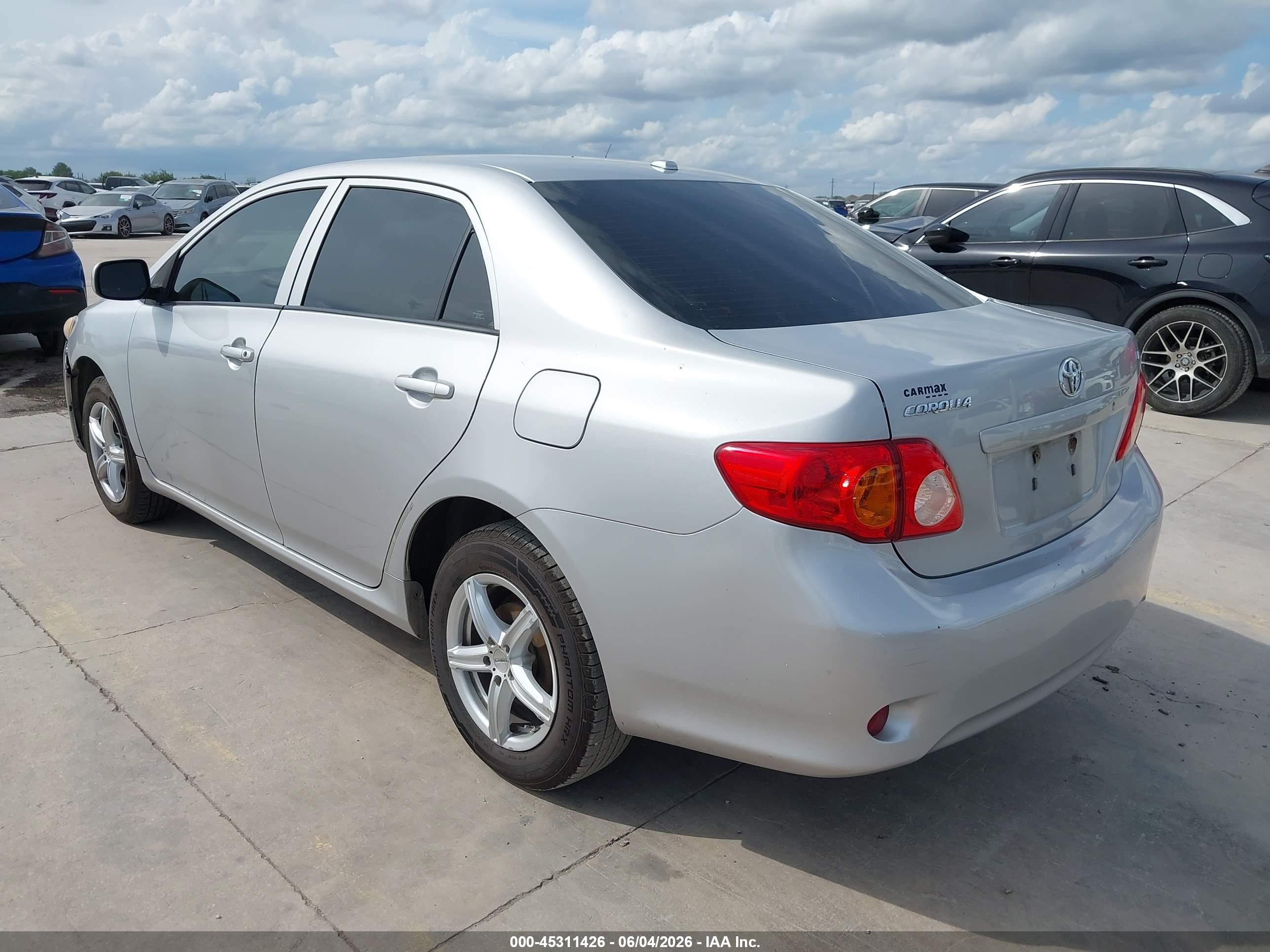 2010 Toyota Corolla Le Silver vin: 2T1BU4EE5AC505158