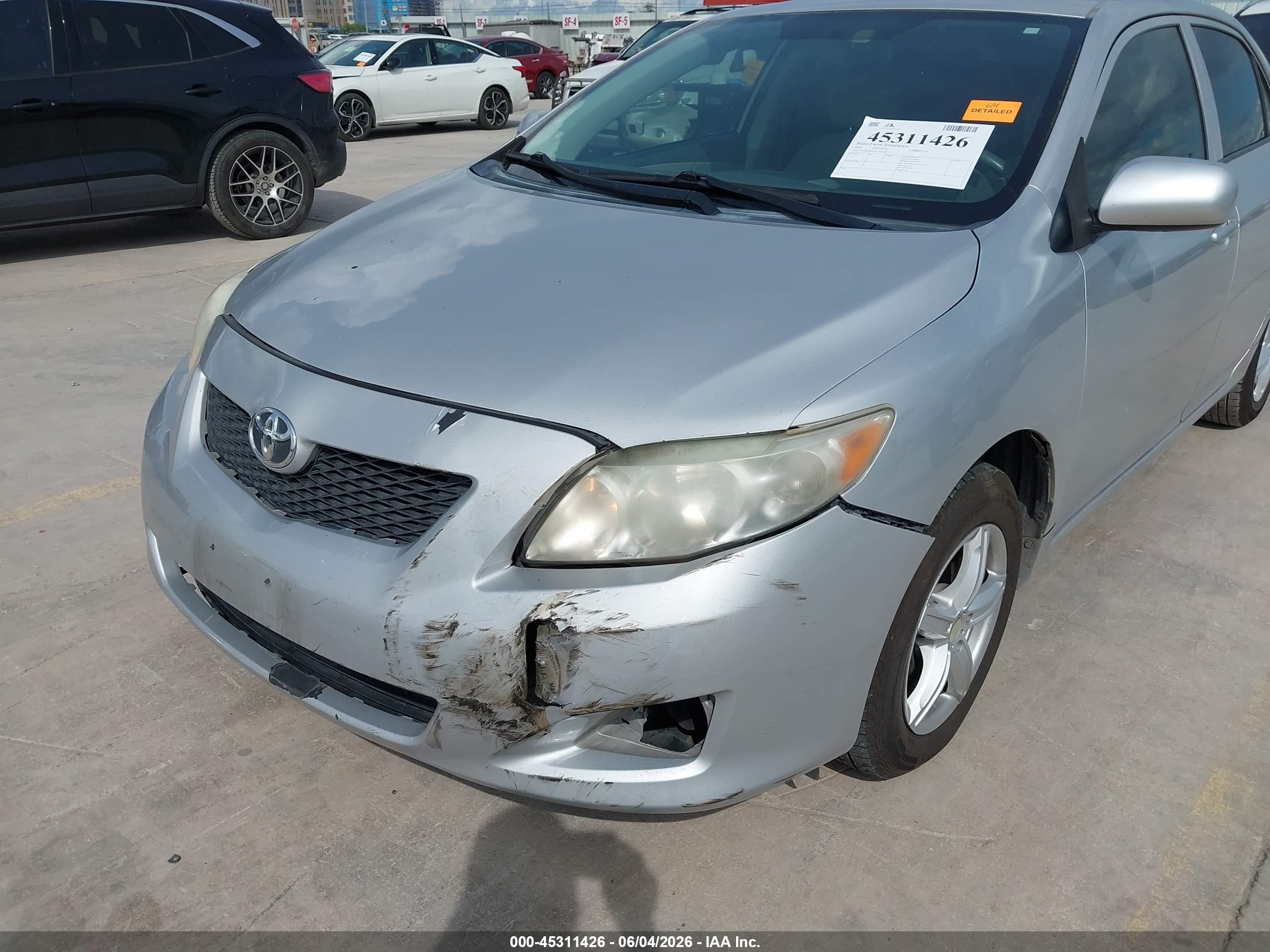 2010 Toyota Corolla Le Silver vin: 2T1BU4EE5AC505158