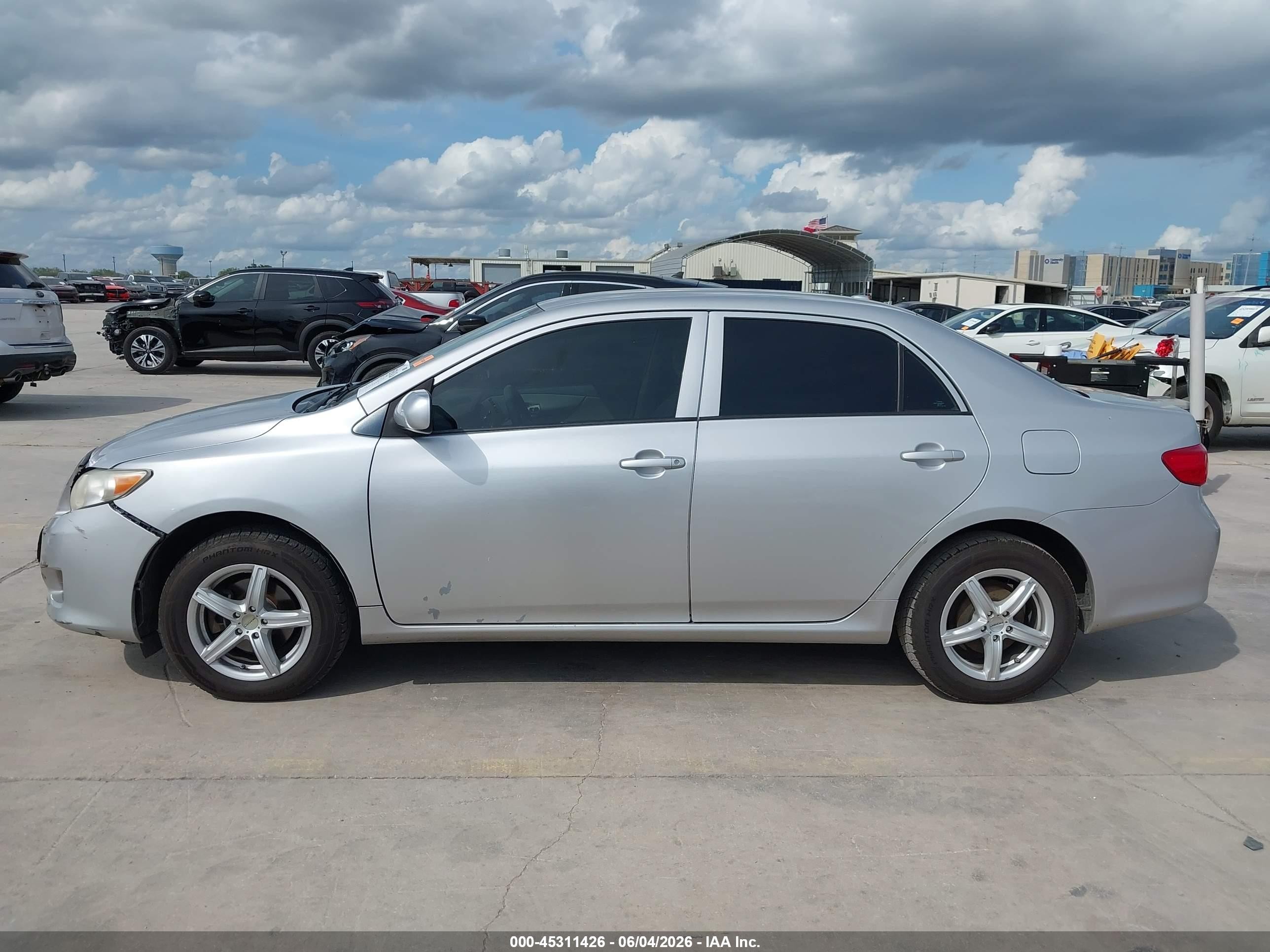 2010 Toyota Corolla Le Silver vin: 2T1BU4EE5AC505158