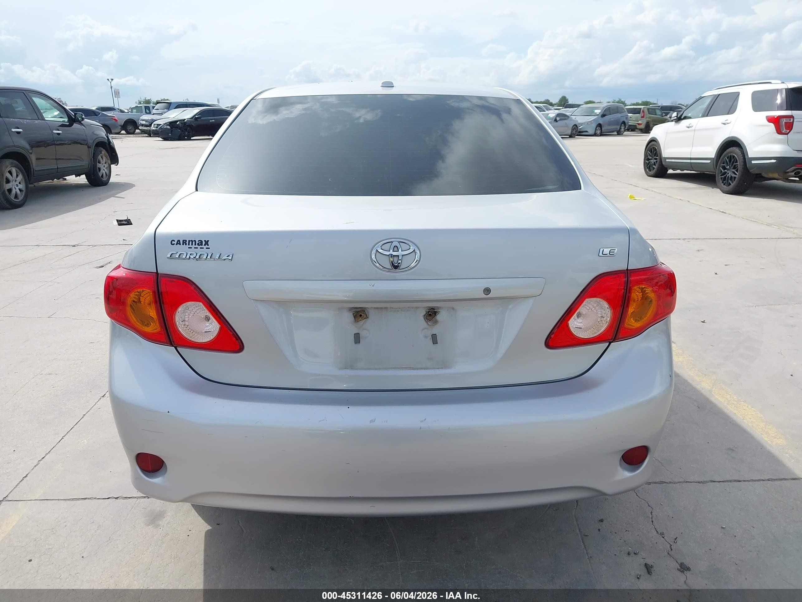 2010 Toyota Corolla Le Silver vin: 2T1BU4EE5AC505158